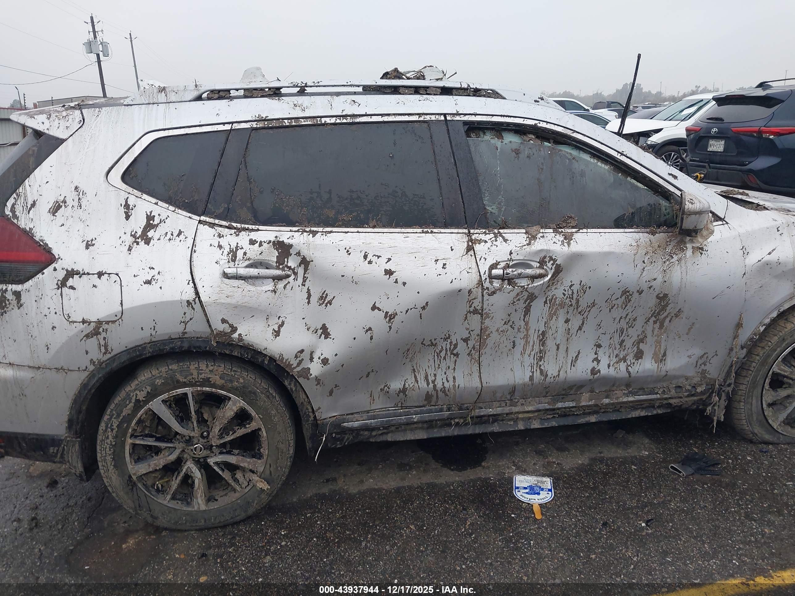 NISSAN ROGUE image 6