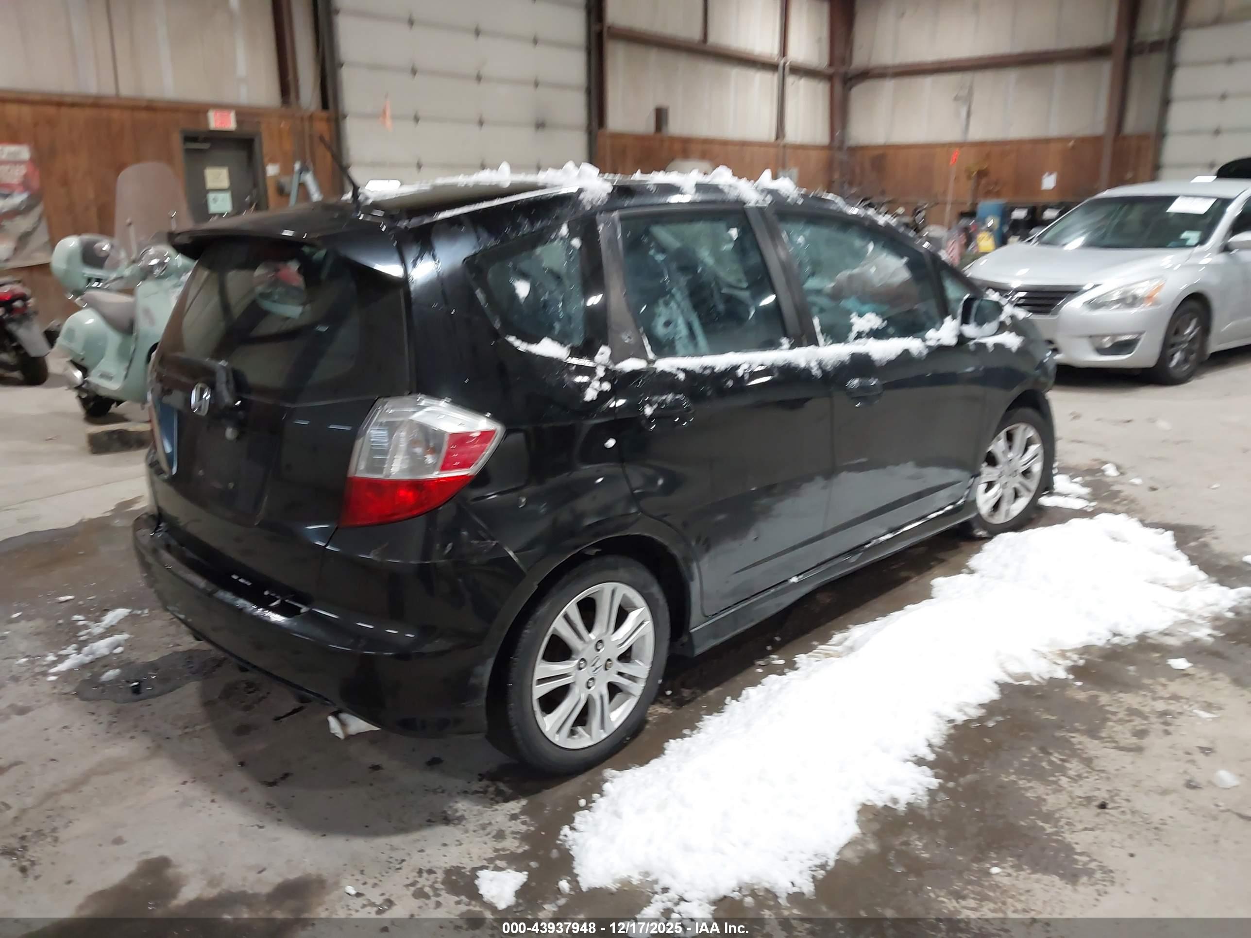HONDA FIT image 4