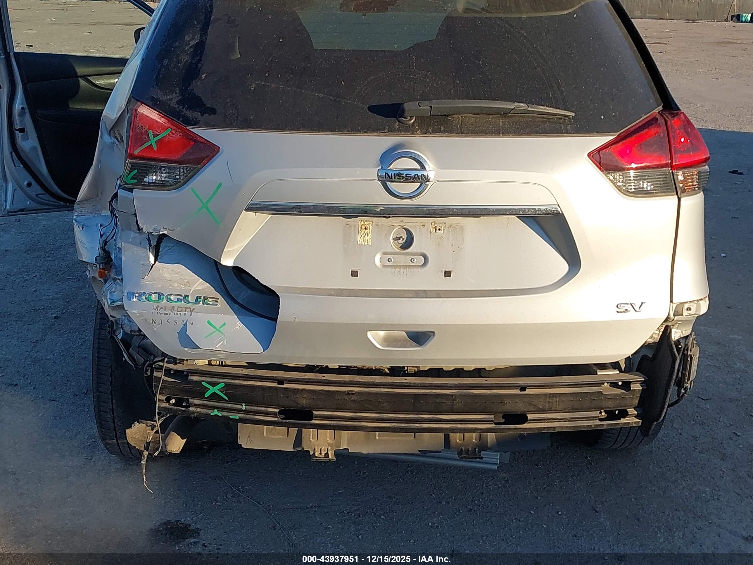 NISSAN ROGUE image 6