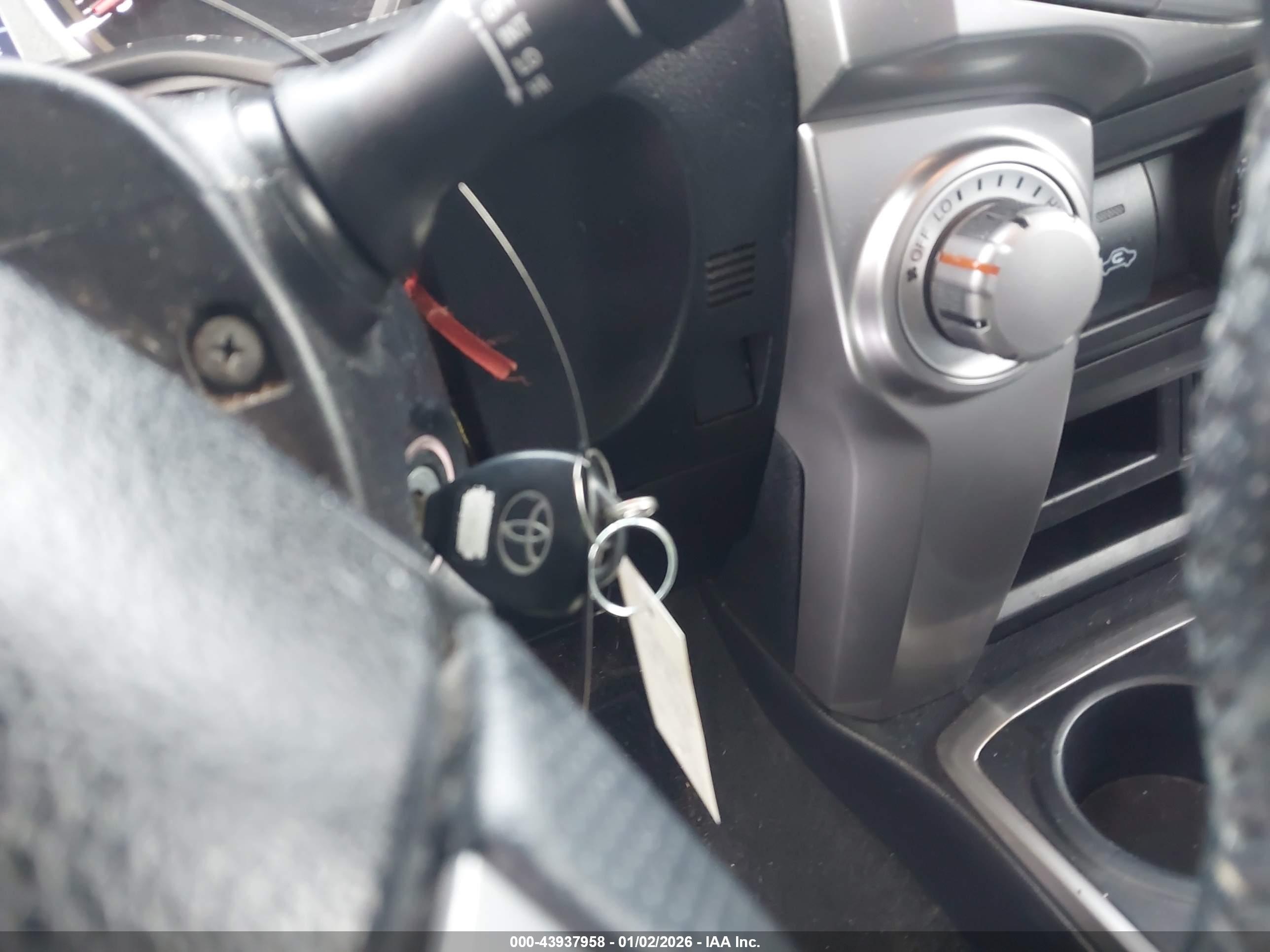 TOYOTA 4RUNNER image 11