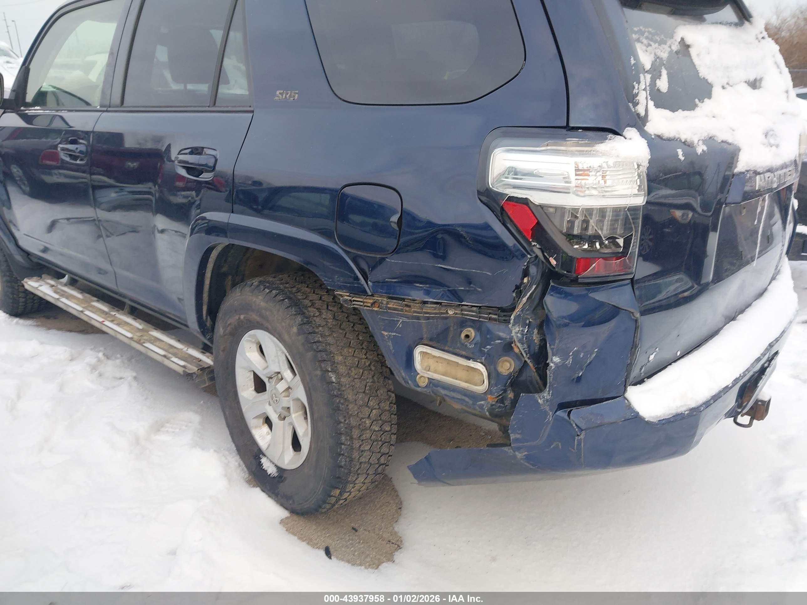 TOYOTA 4RUNNER image 6