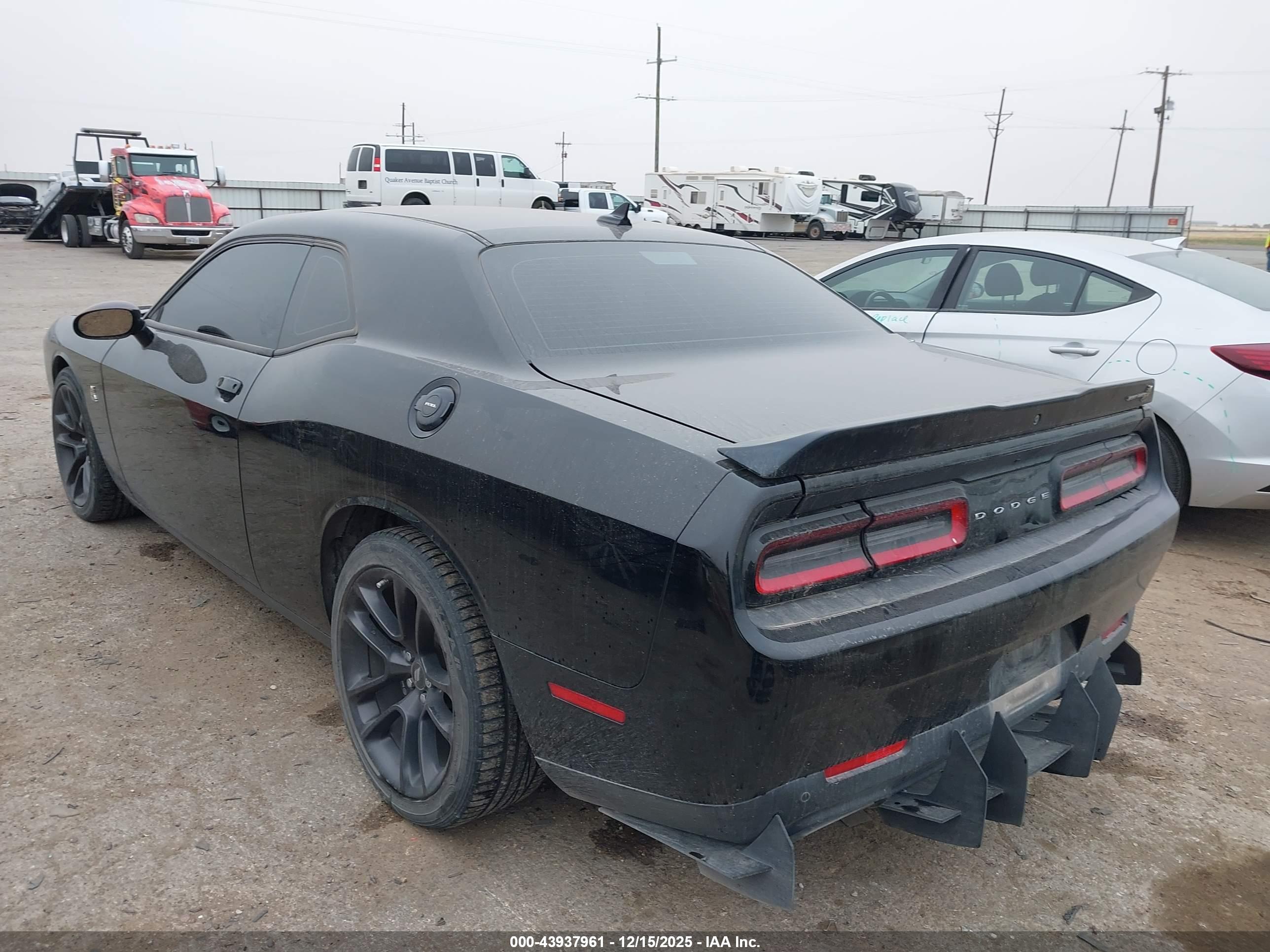 DODGE CHALLENGER image 3