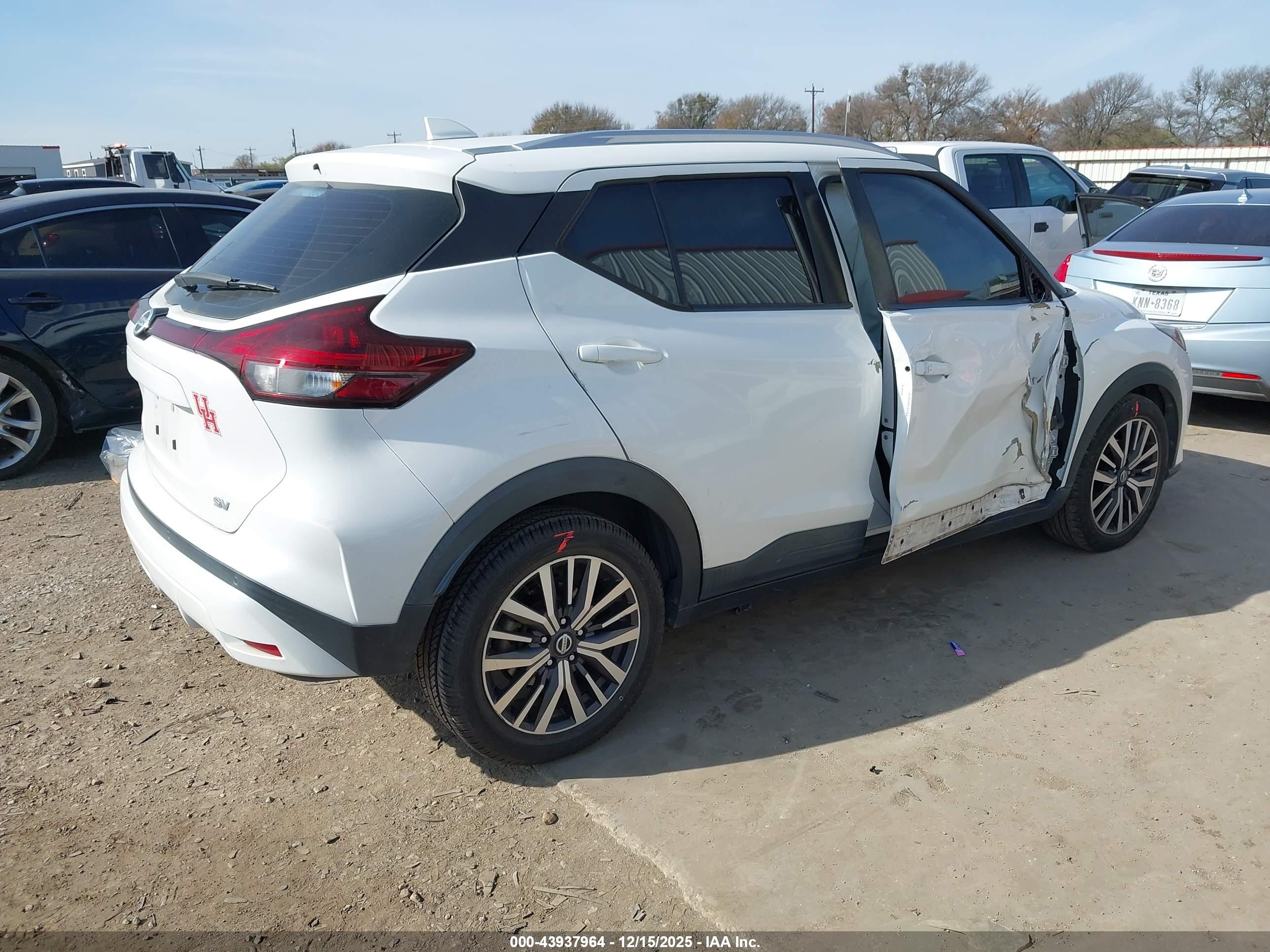NISSAN KICKS image 4
