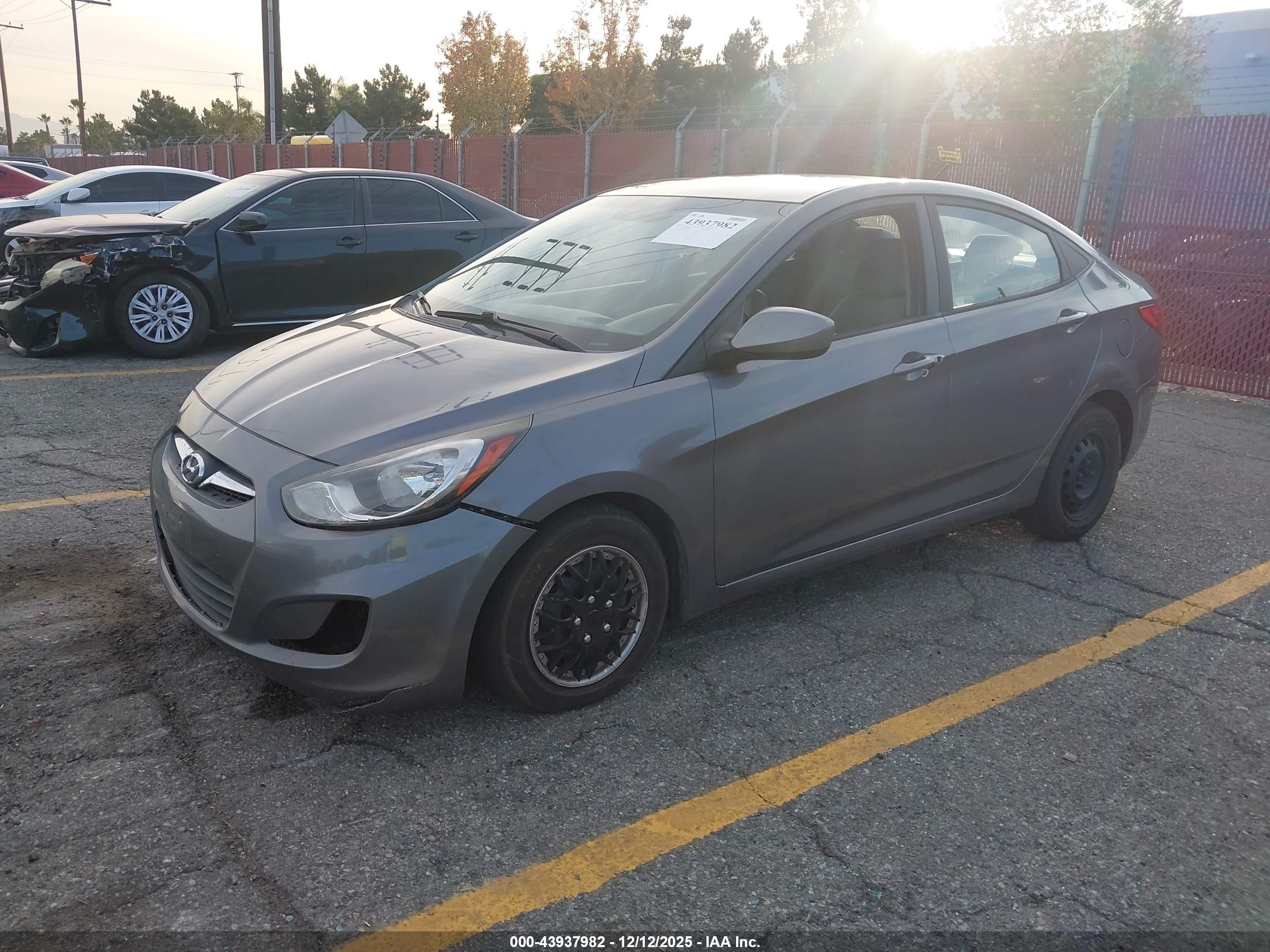 HYUNDAI ACCENT image 2