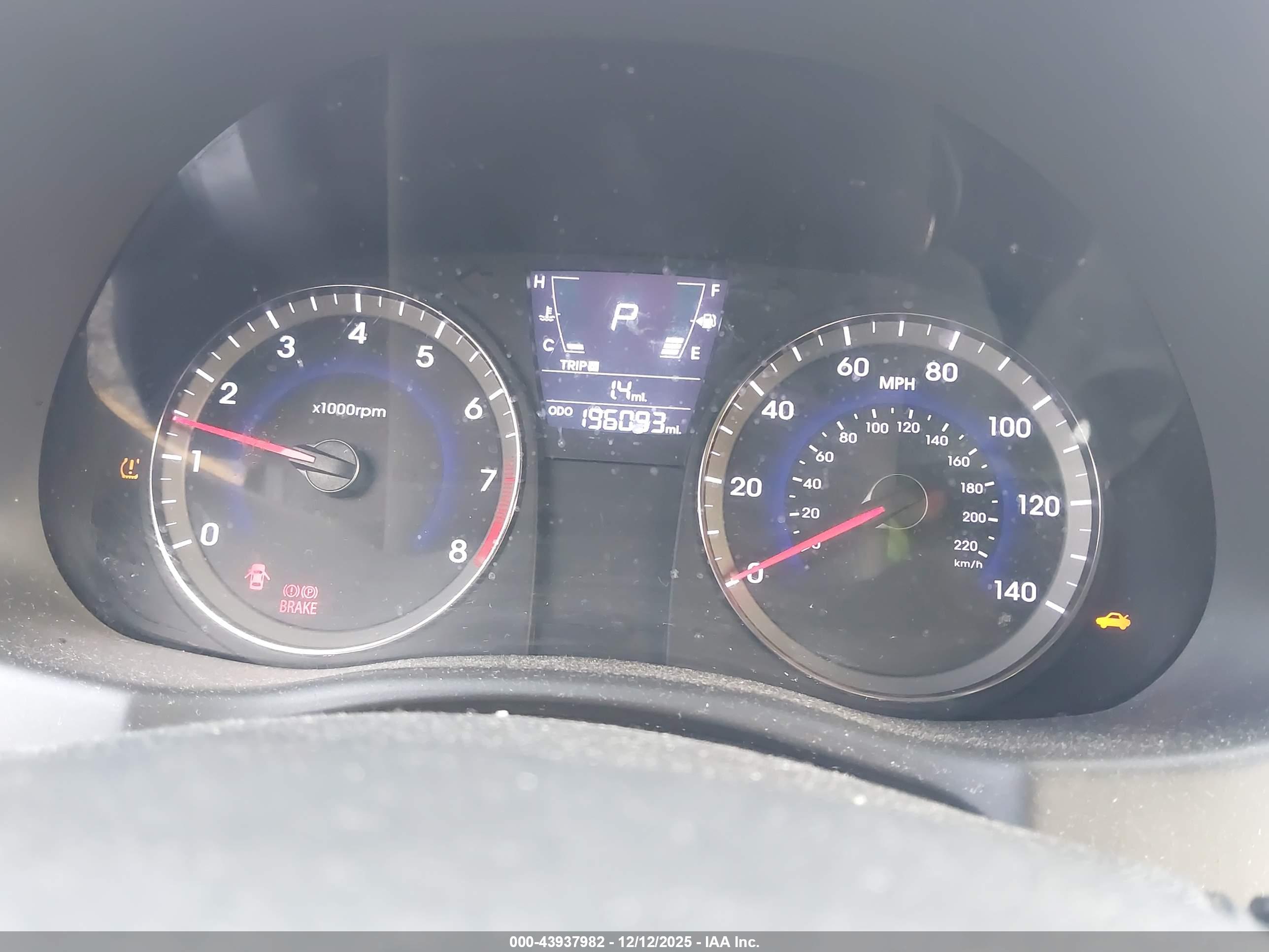 HYUNDAI ACCENT image 7