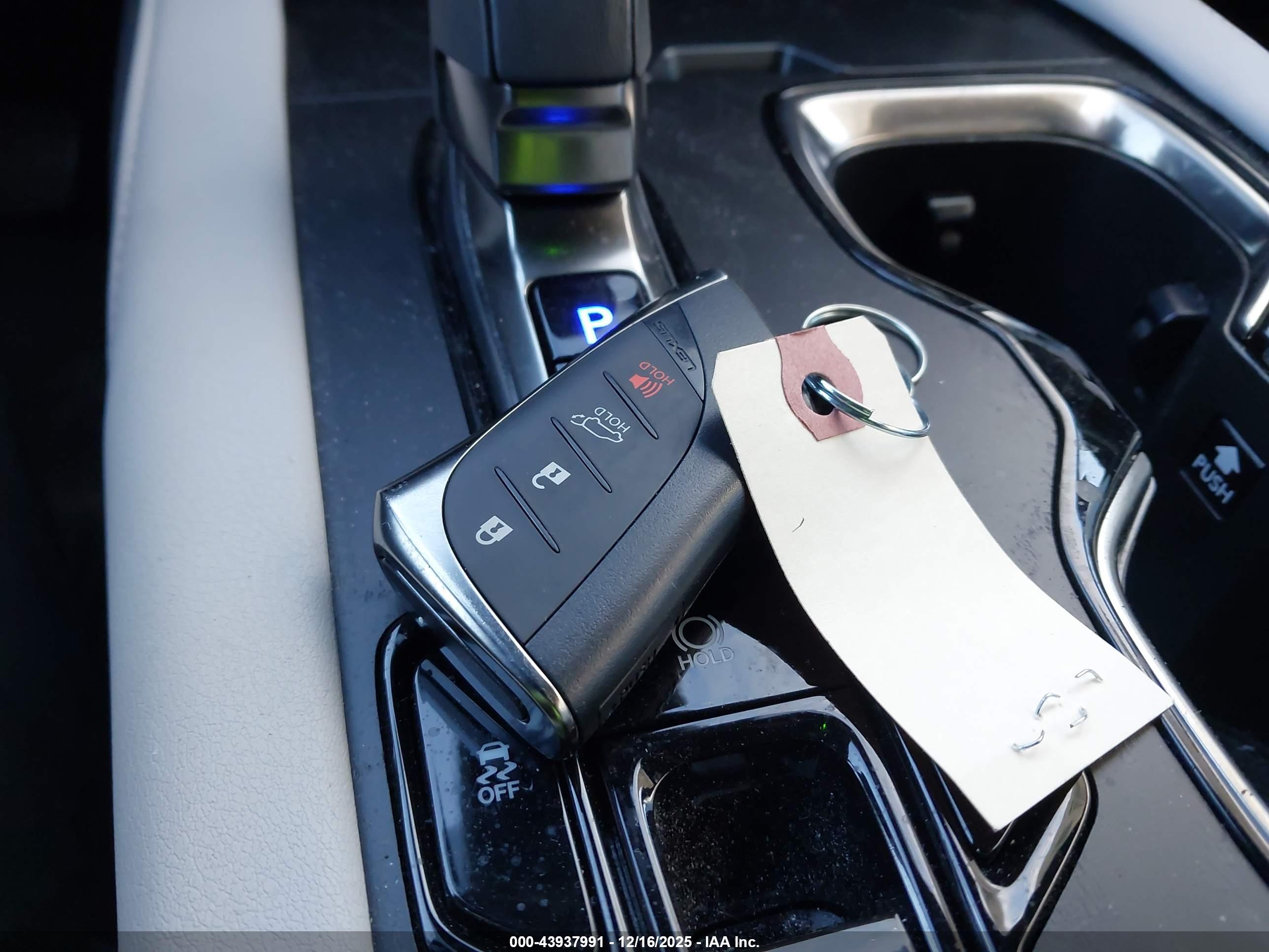 LEXUS RX image 11