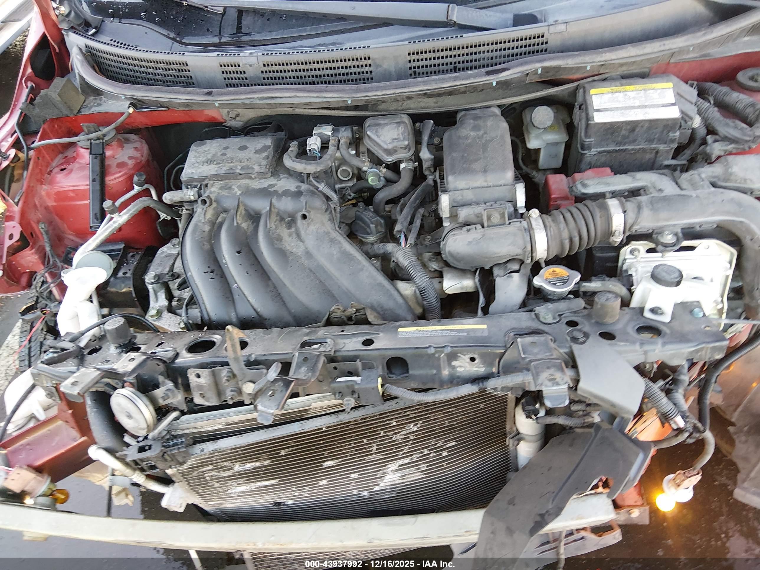 NISSAN VERSA image 10