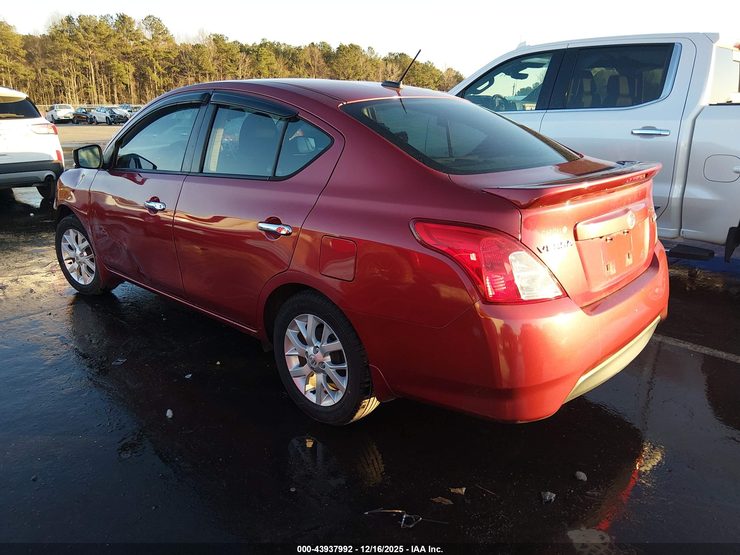 NISSAN VERSA image 3