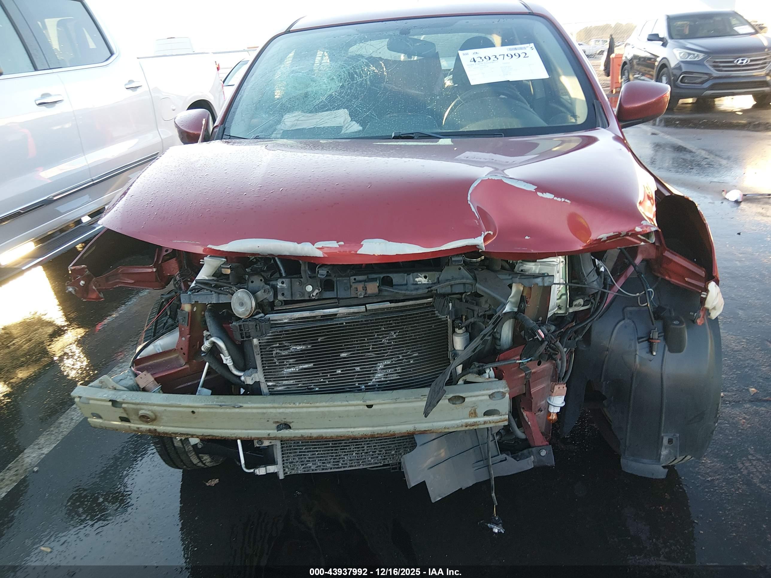 NISSAN VERSA image 6