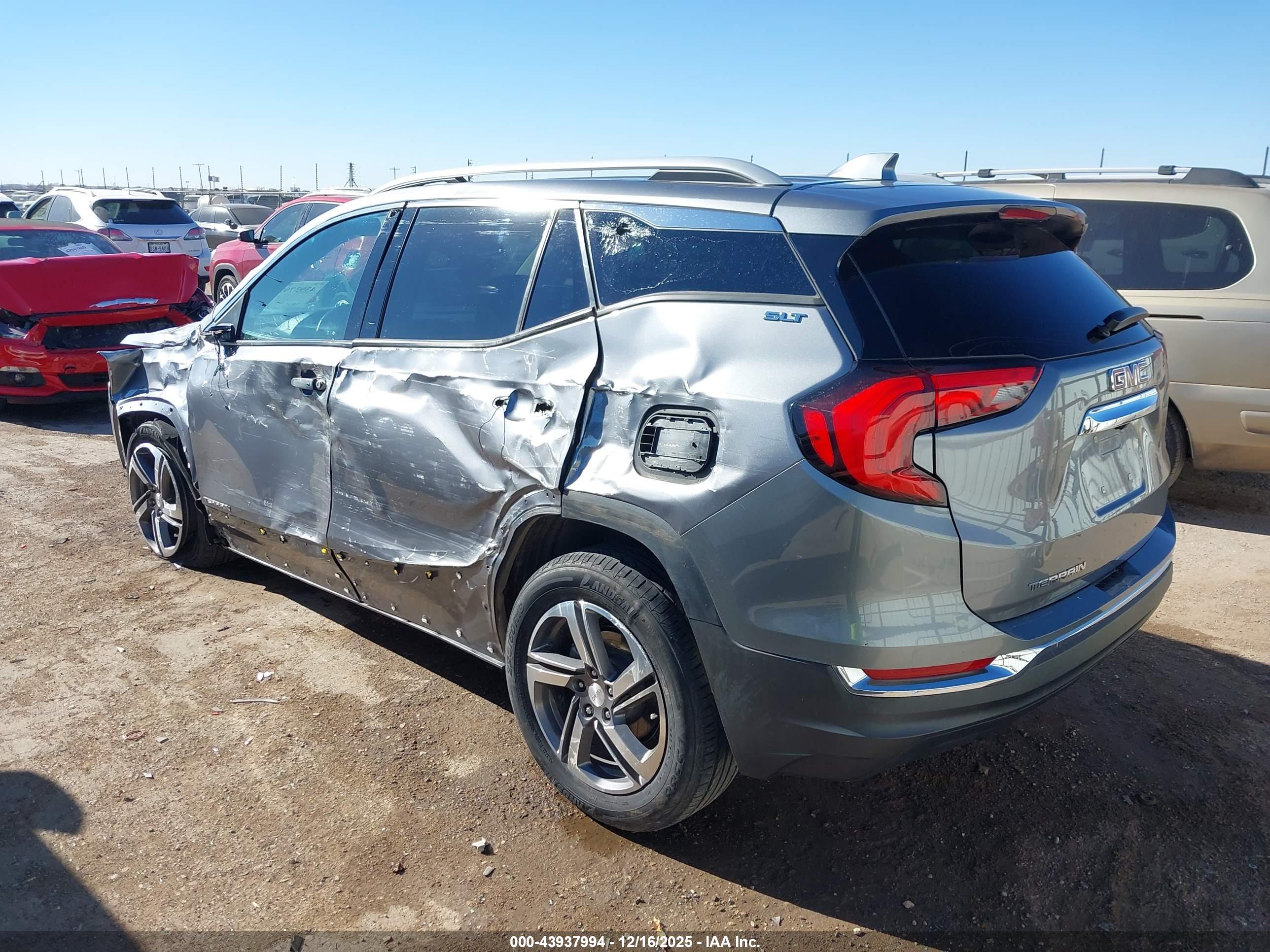 GMC TERRAIN image 3