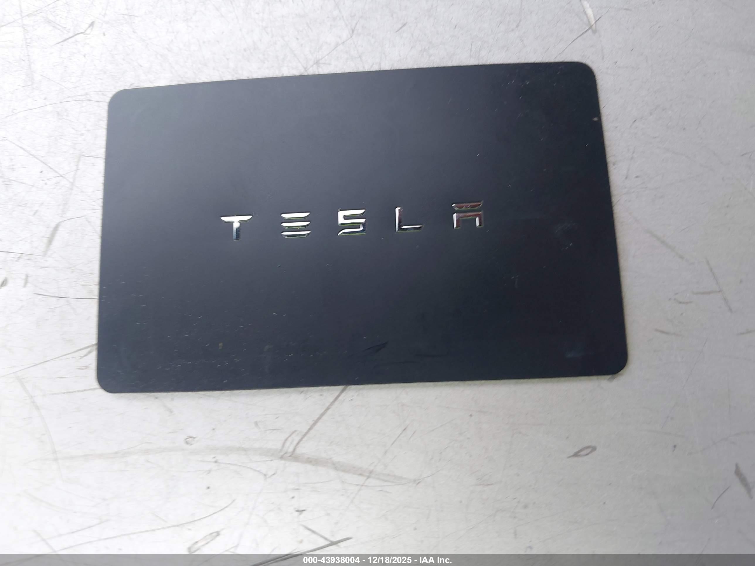 TESLA MODEL image 11