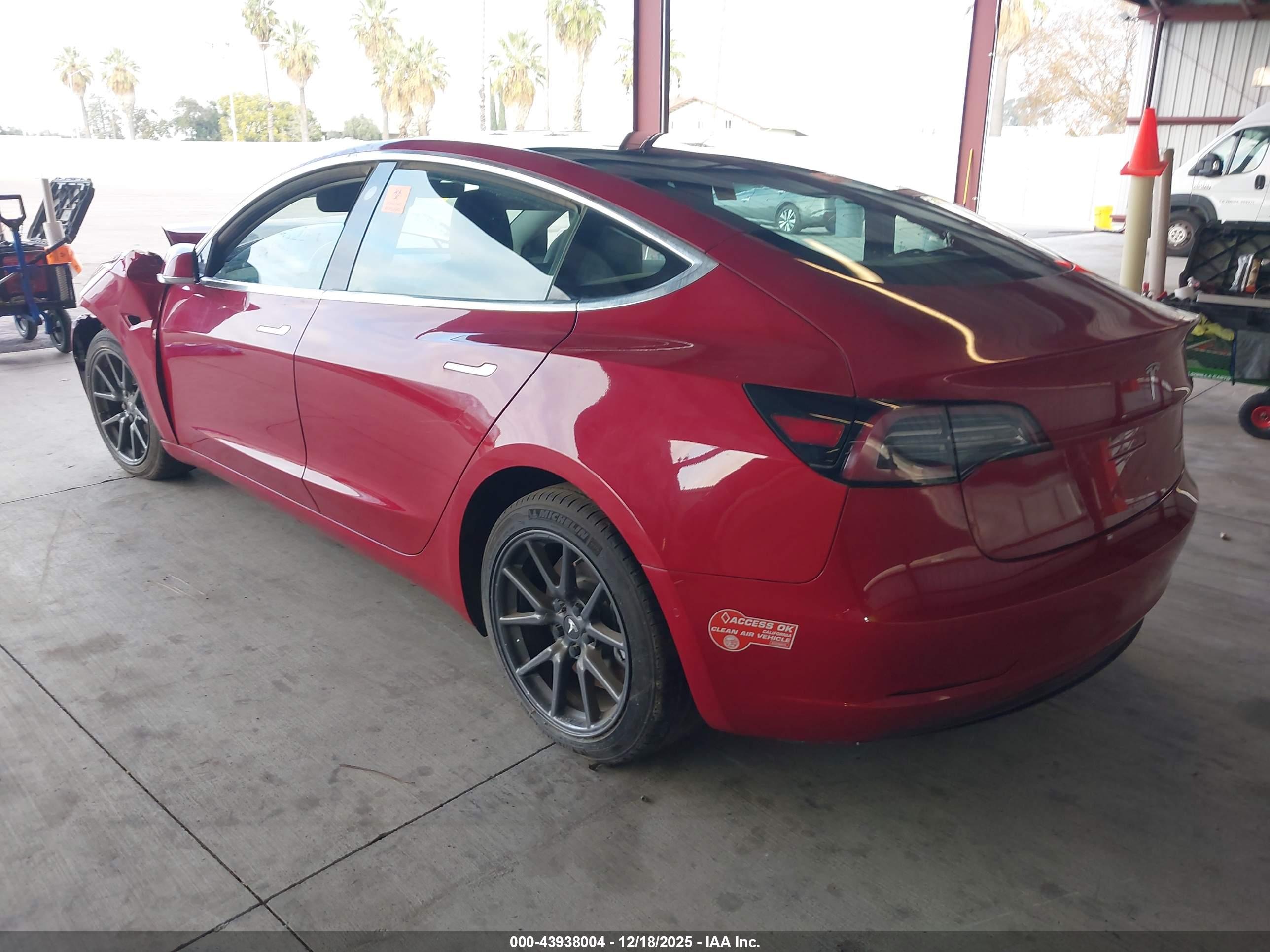 TESLA MODEL image 3