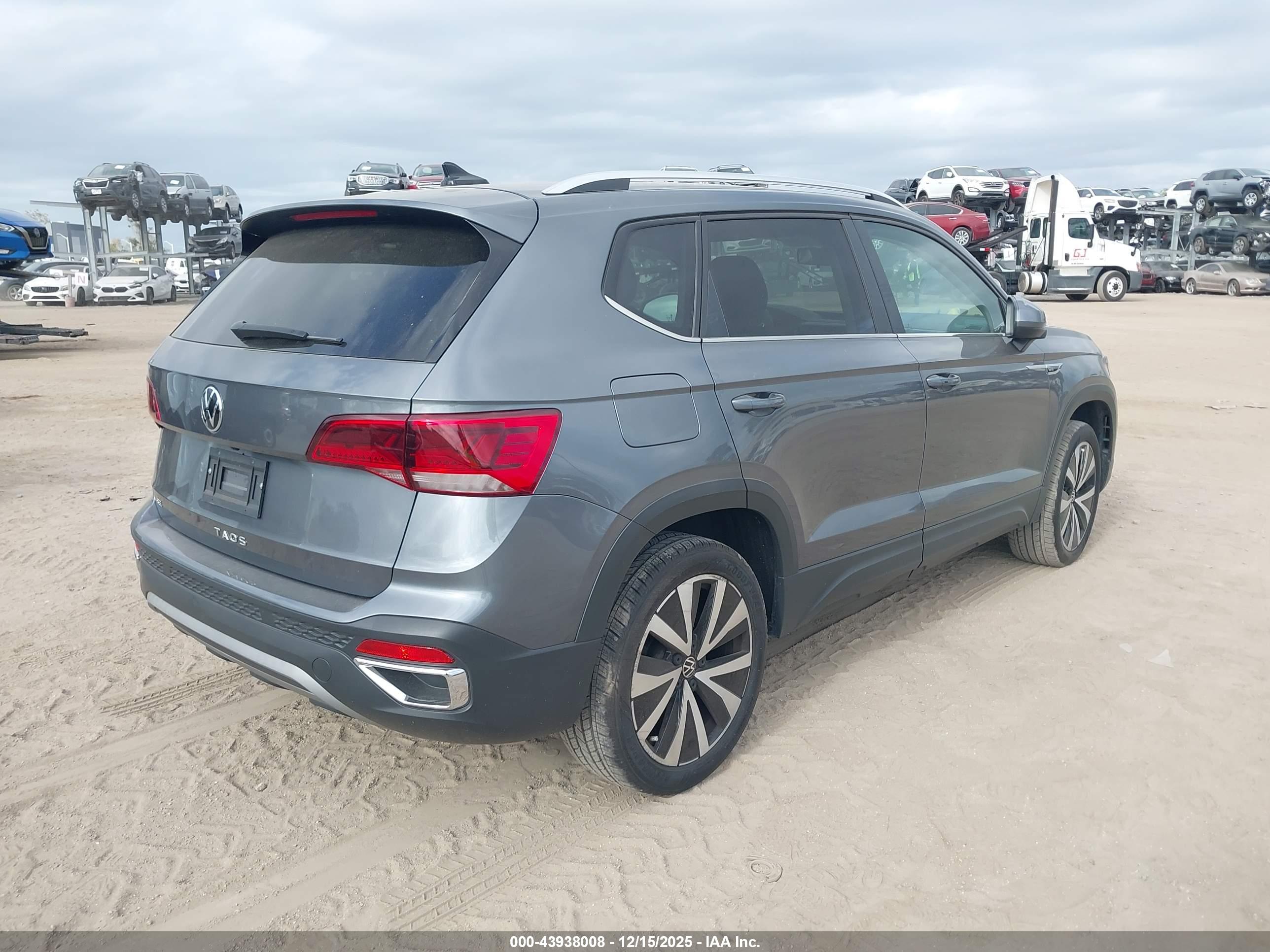 VOLKSWAGEN TAOS image 4
