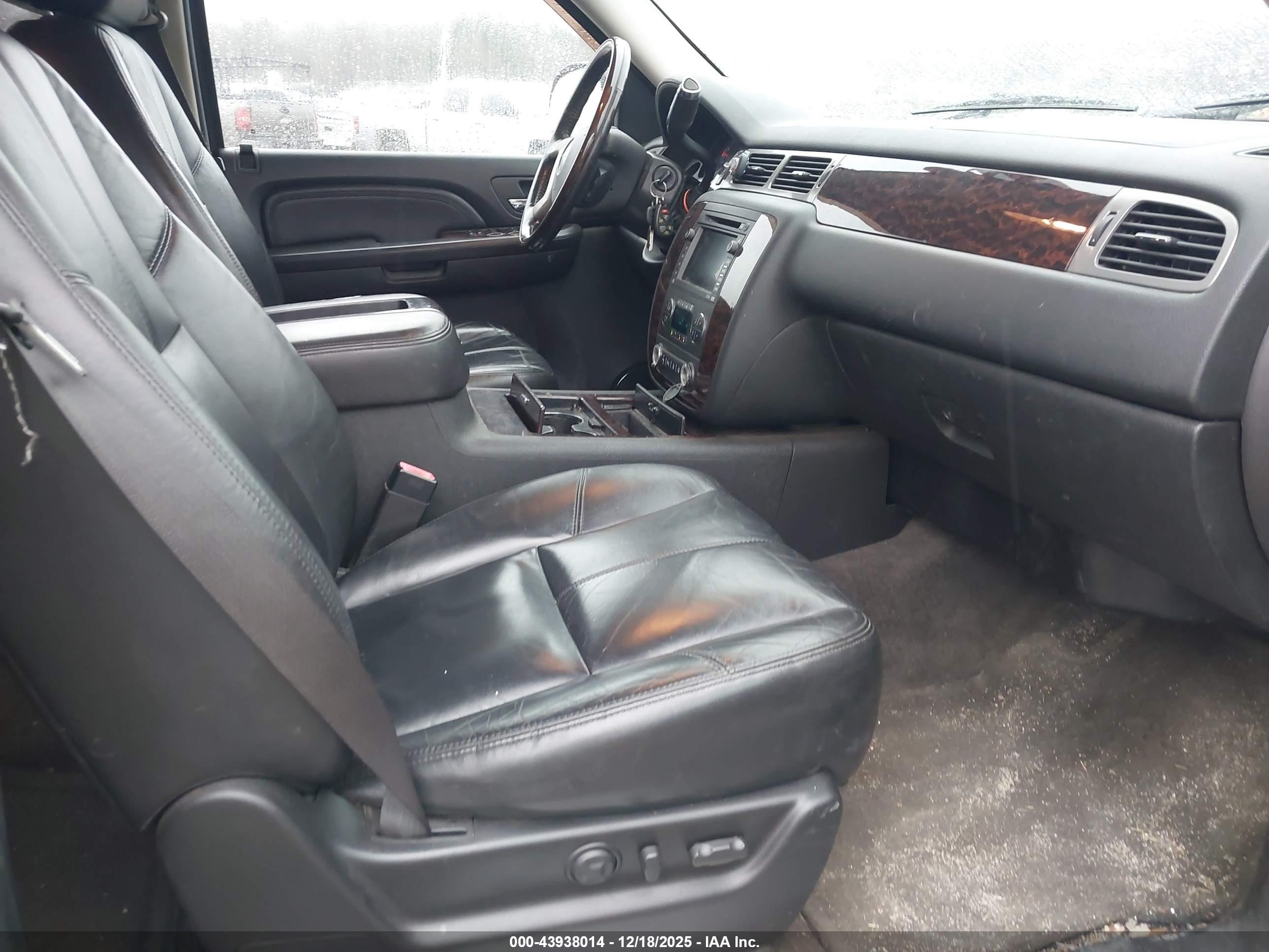 GMC YUKON image 5