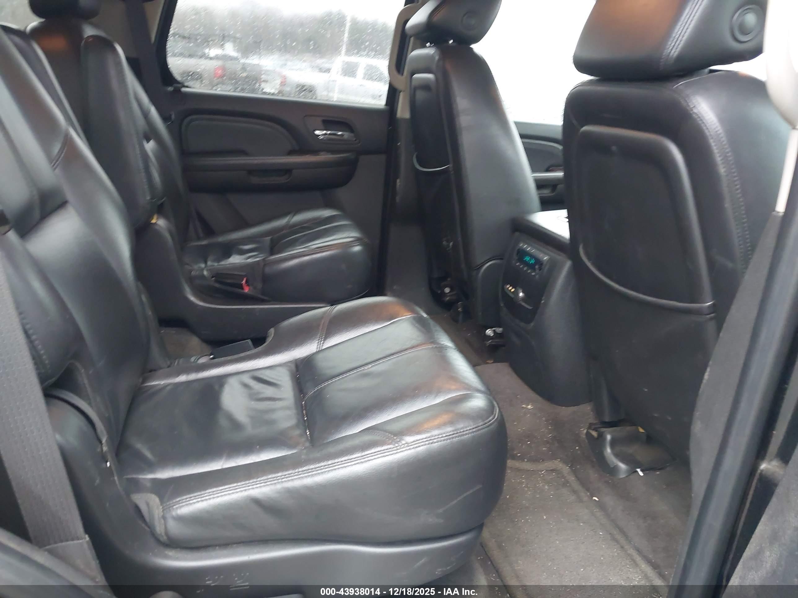 GMC YUKON image 8