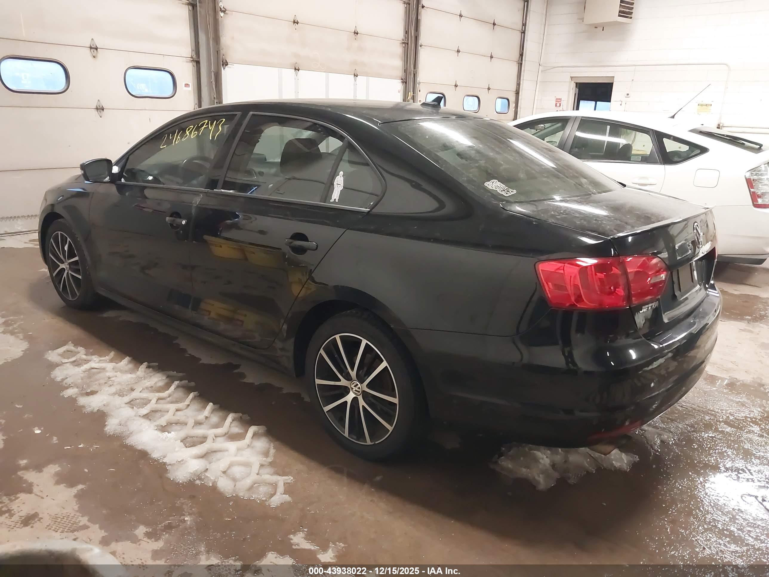 VOLKSWAGEN JETTA image 3