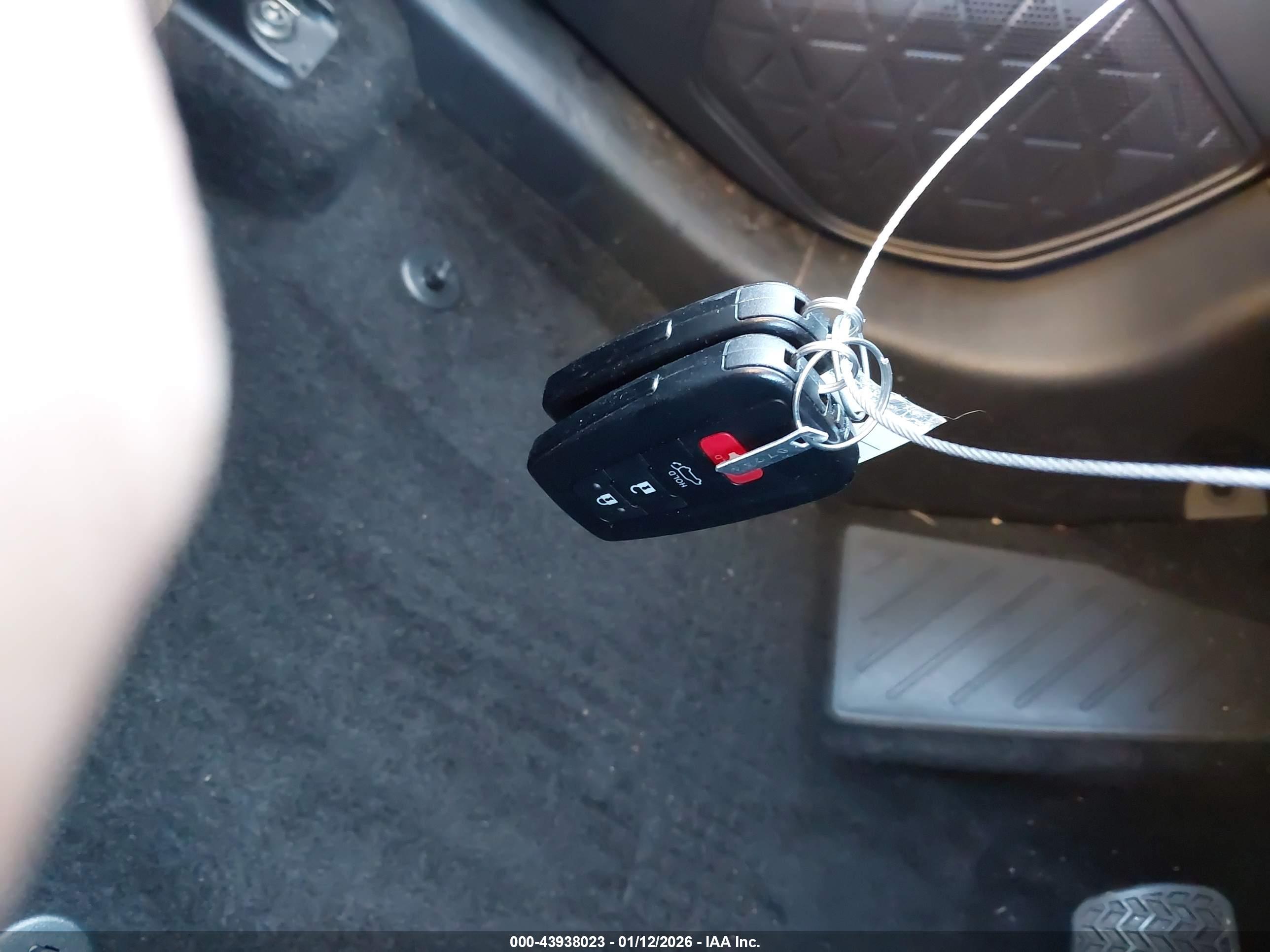 TOYOTA RAV4 image 11