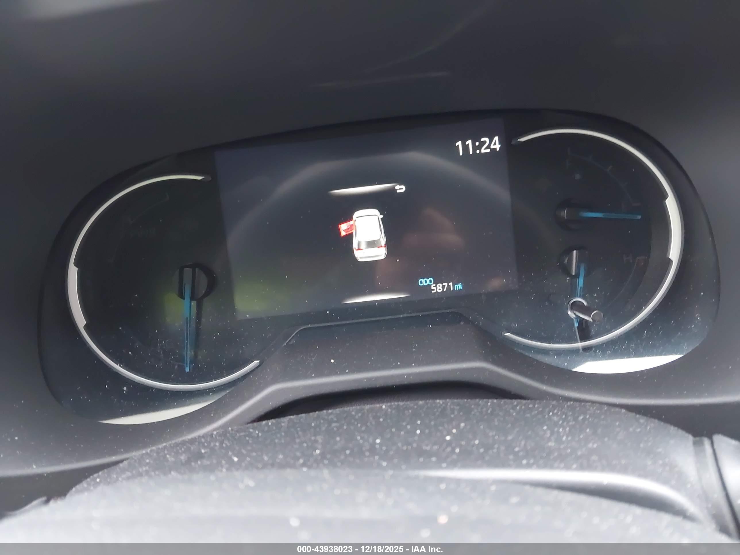 TOYOTA RAV4 image 7