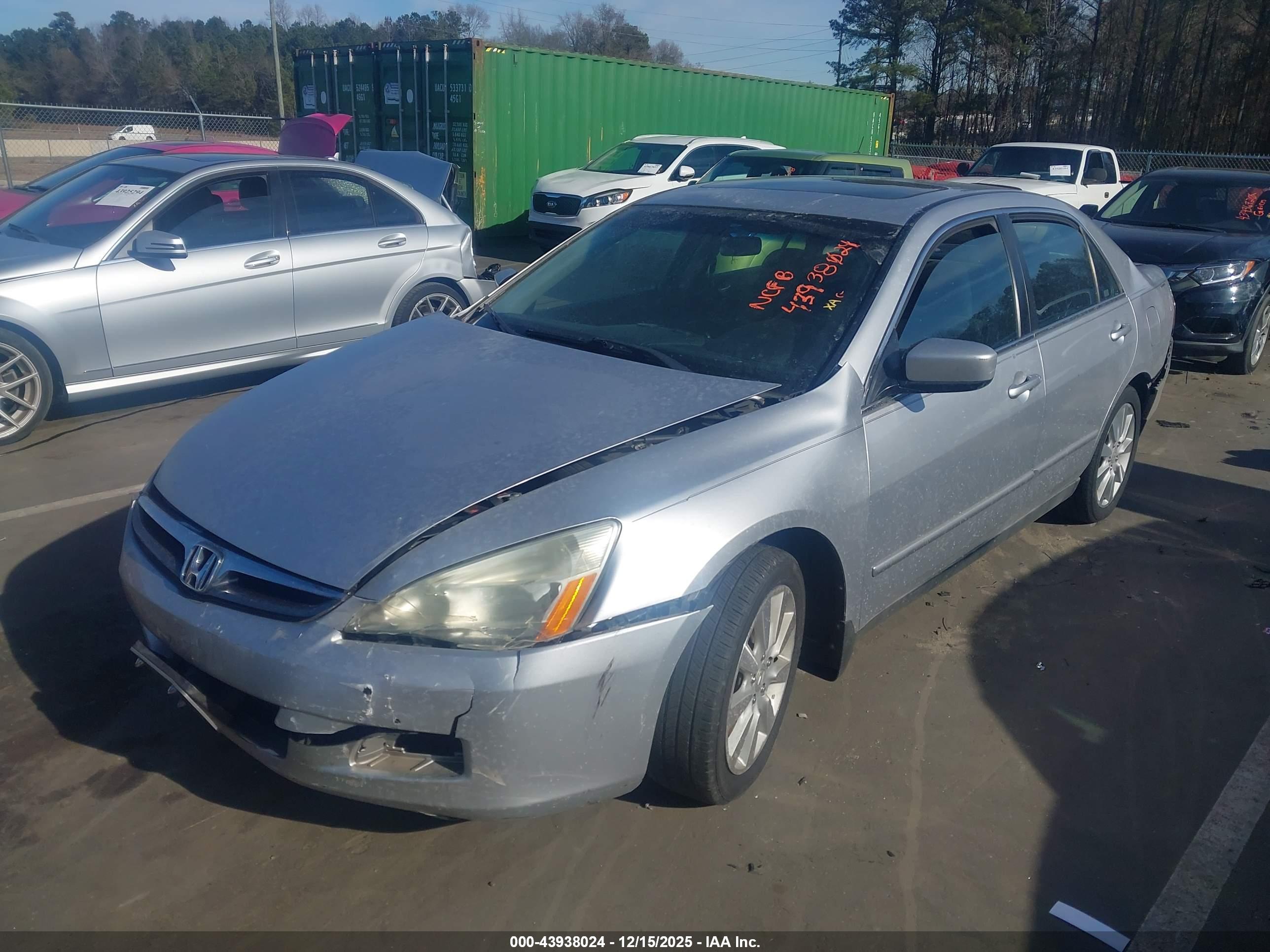 HONDA ACCORD image 2