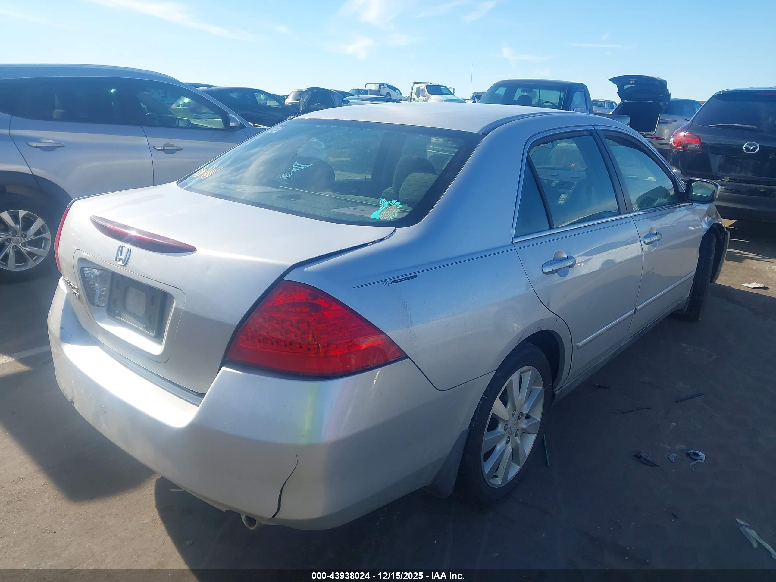HONDA ACCORD image 4