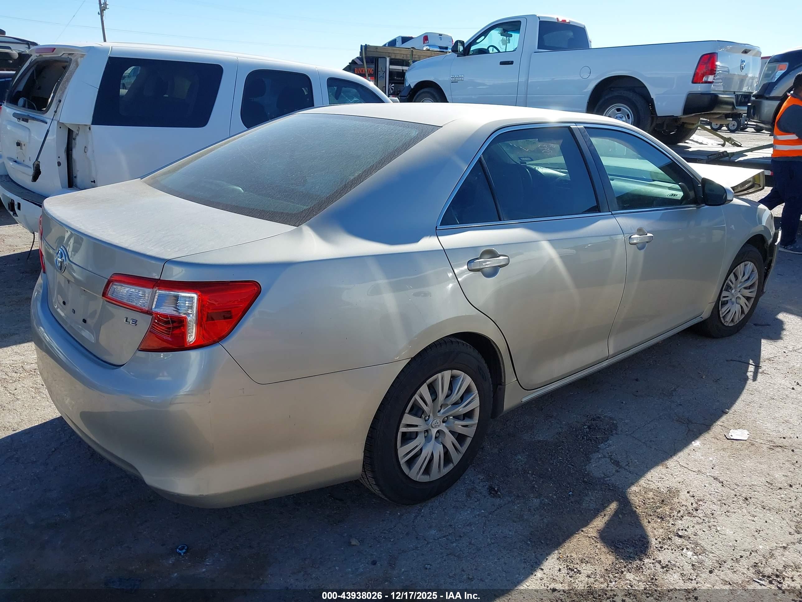 TOYOTA CAMRY image 4