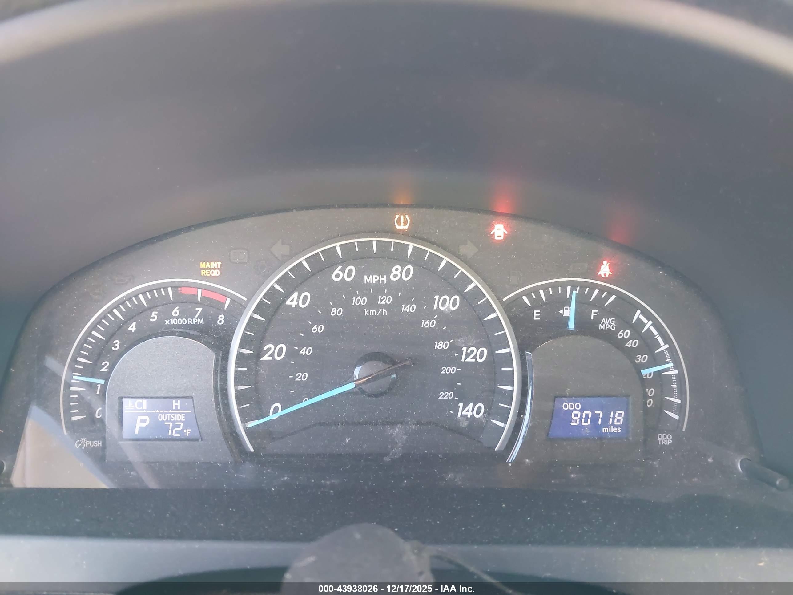 TOYOTA CAMRY image 7