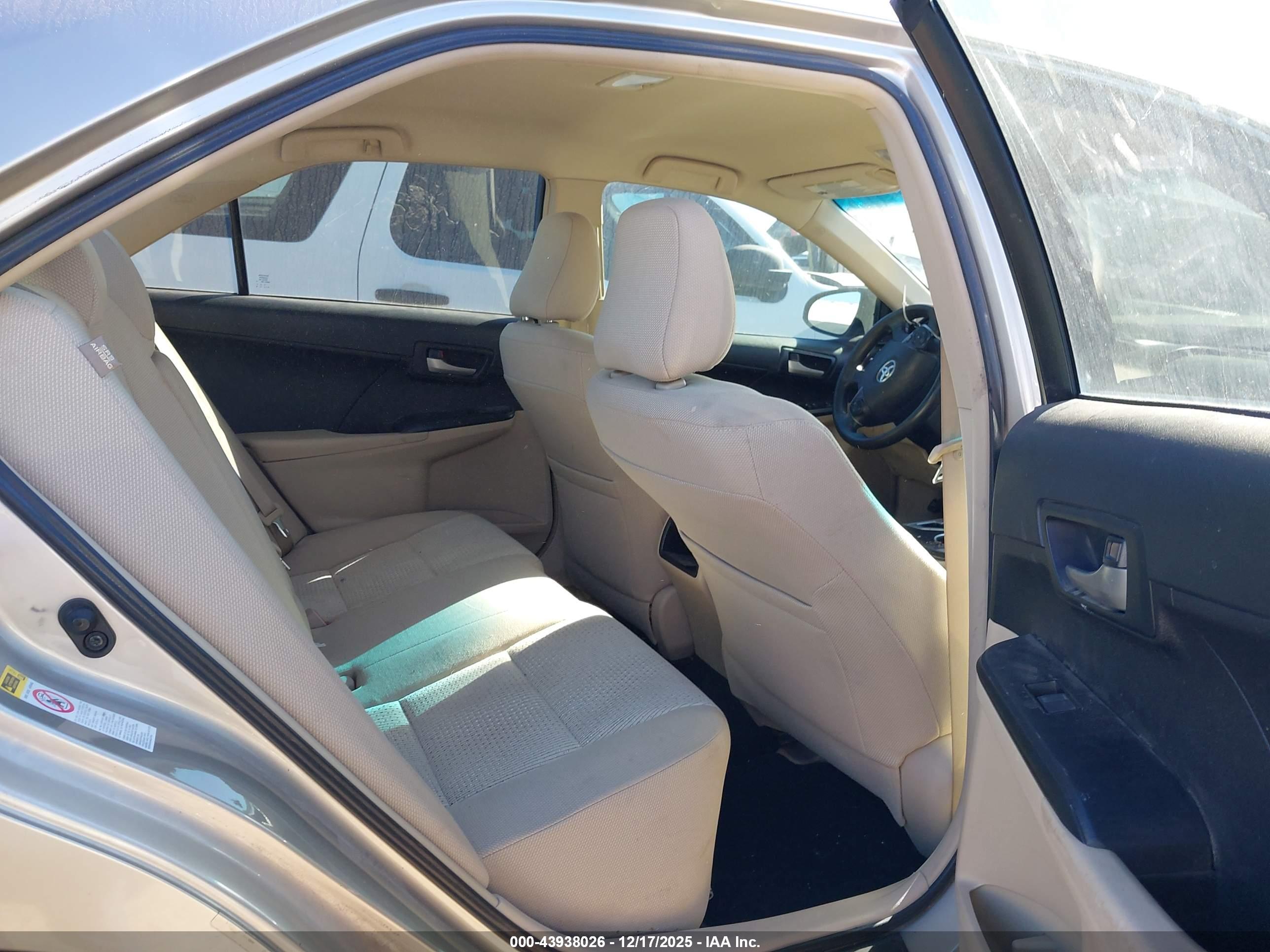TOYOTA CAMRY image 8