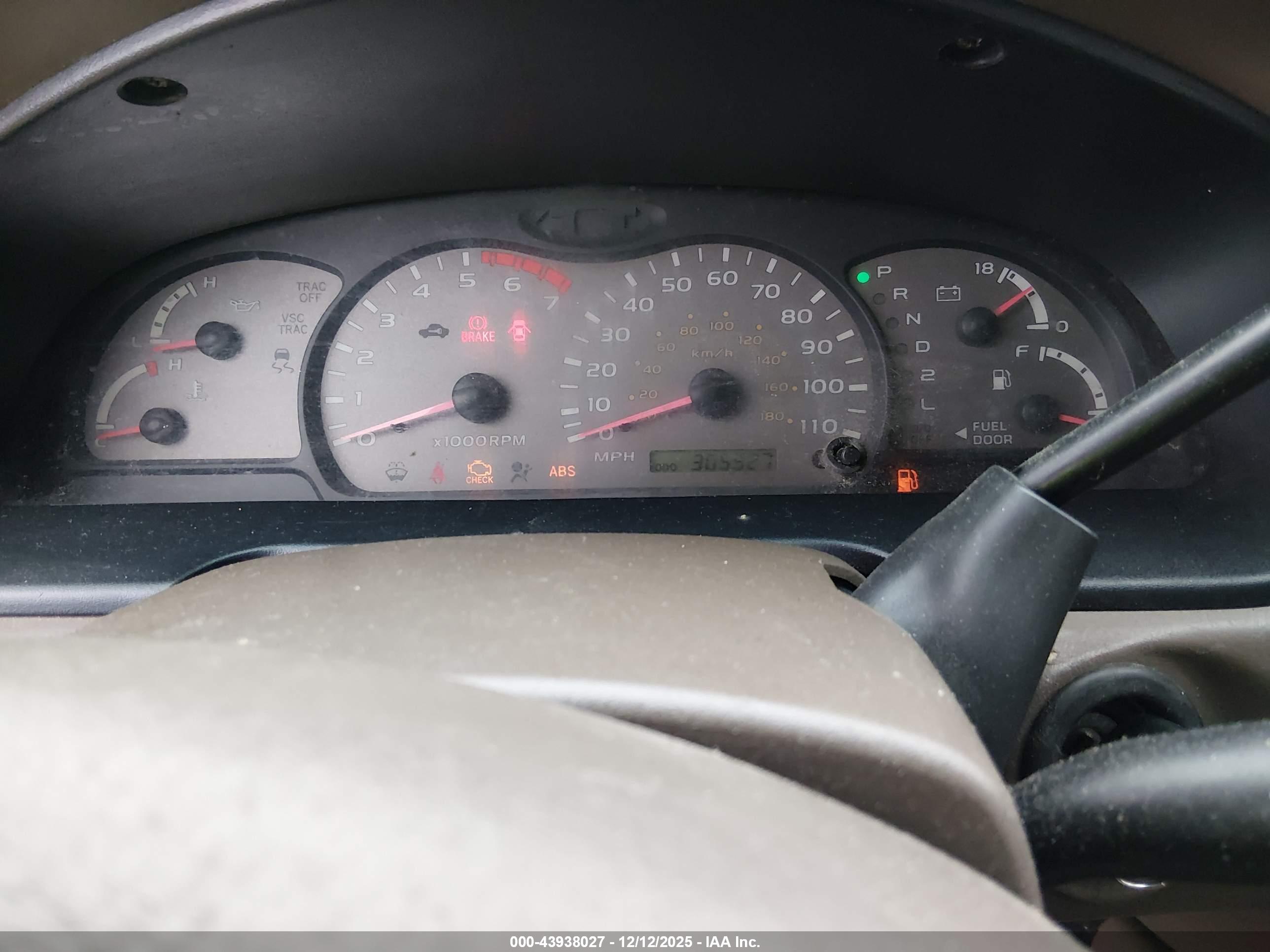 TOYOTA SEQUOIA image 7