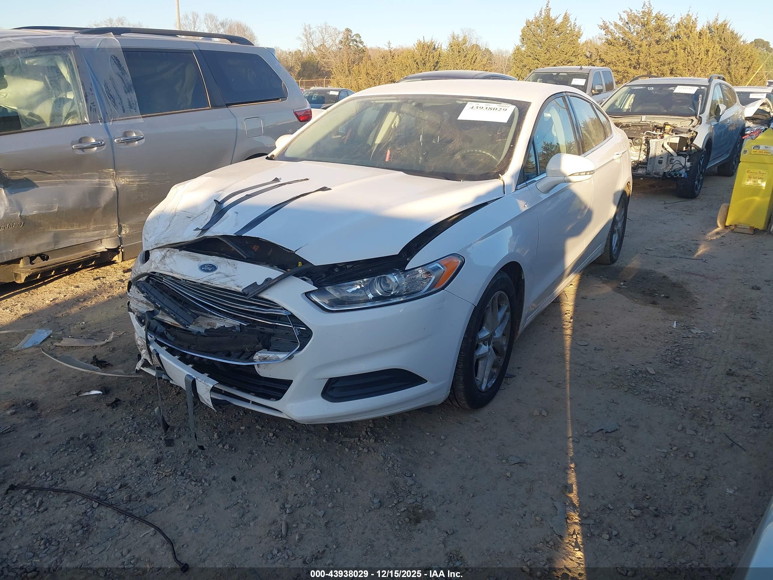 FORD FUSION image 2