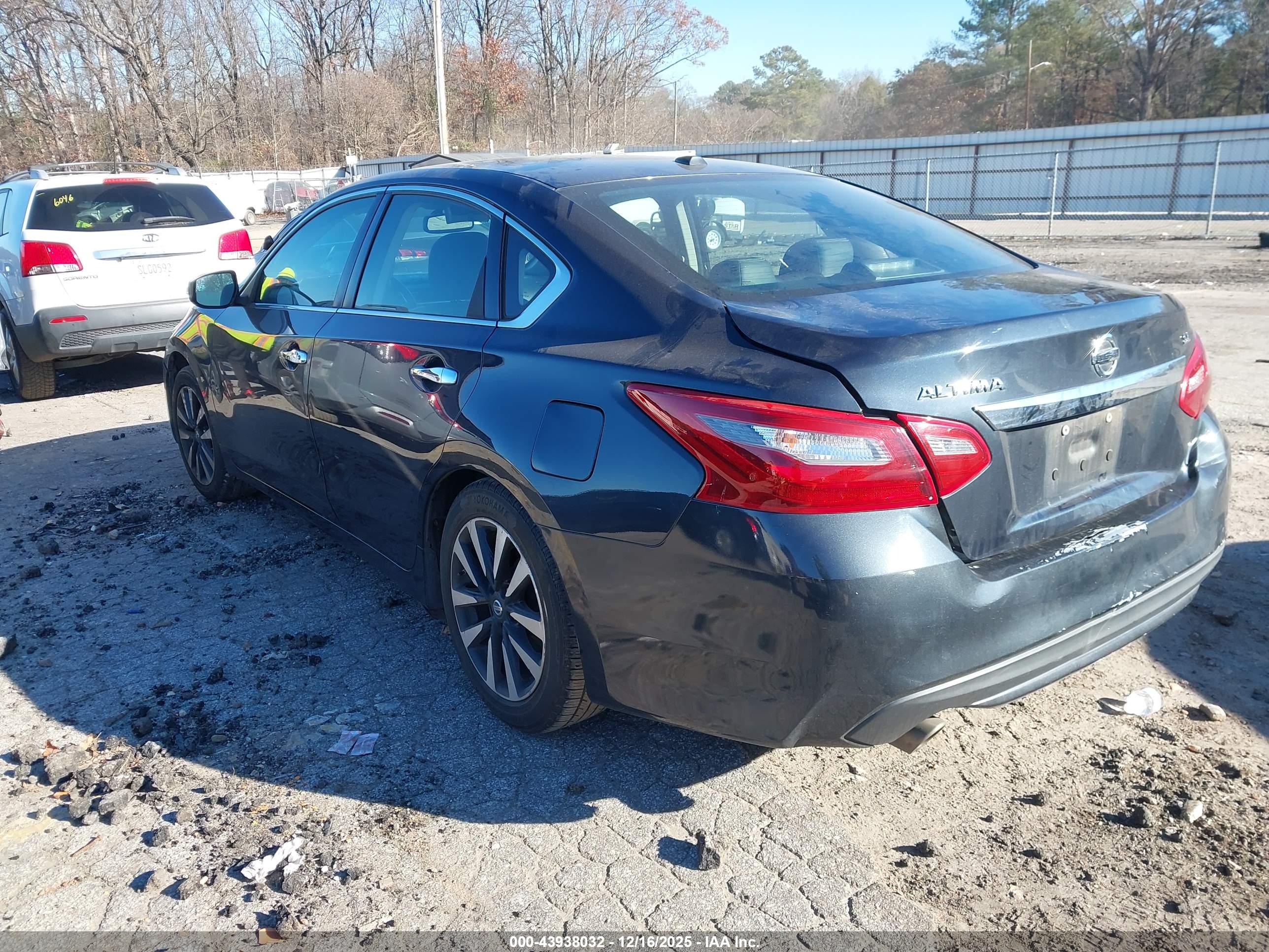 NISSAN ALTIMA image 3