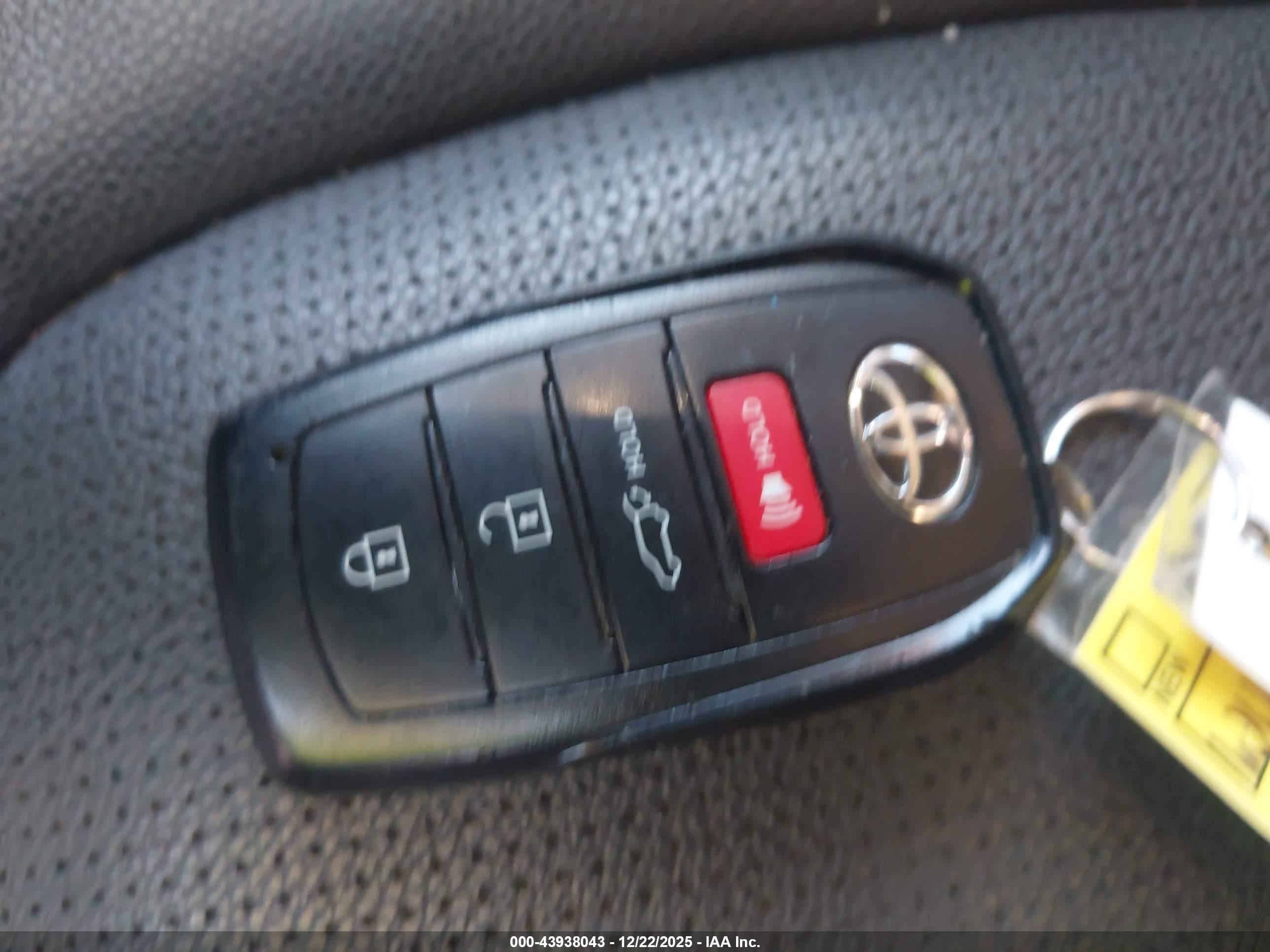 TOYOTA GRAND image 11