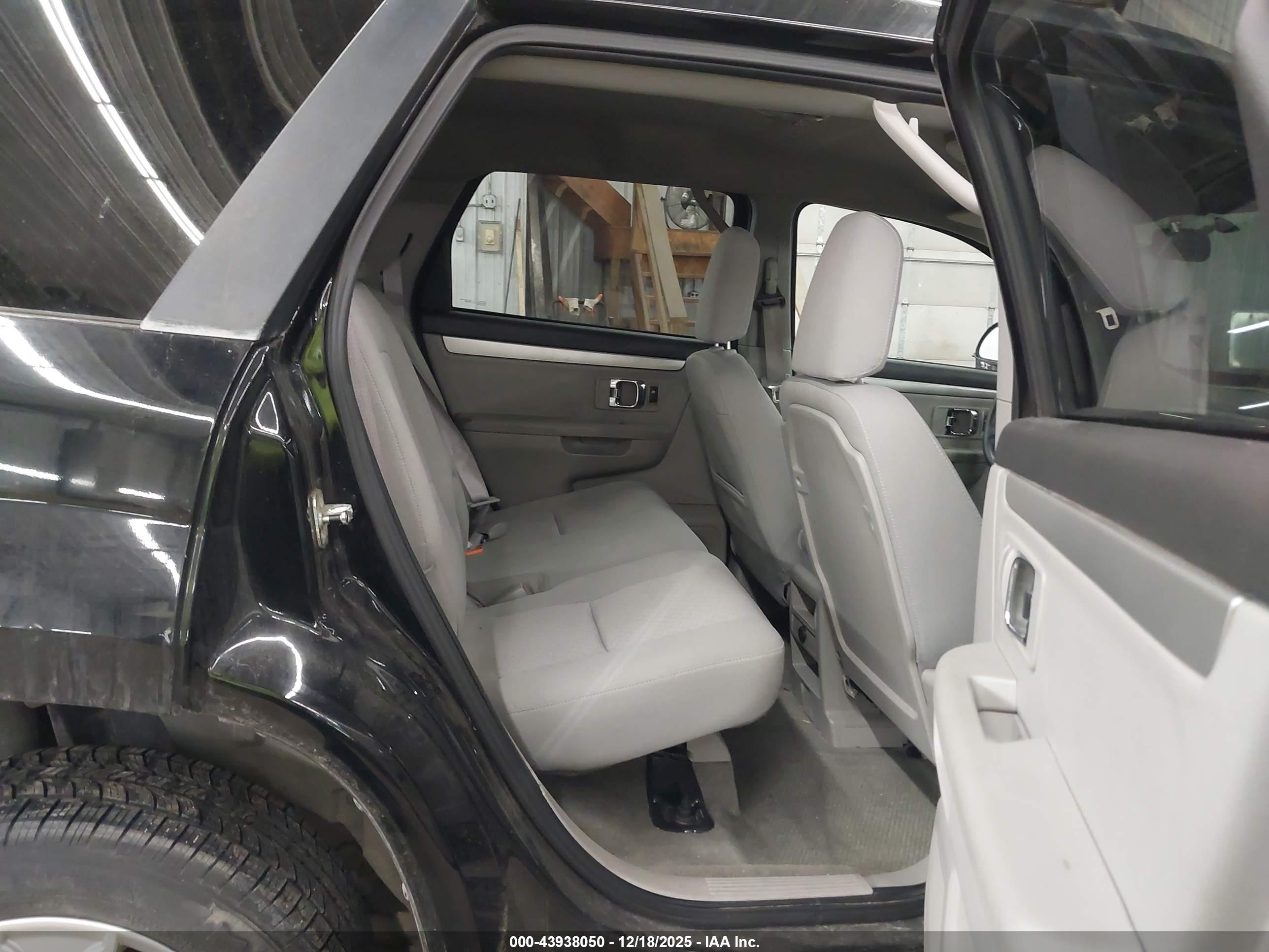 SUZUKI XL7 image 8