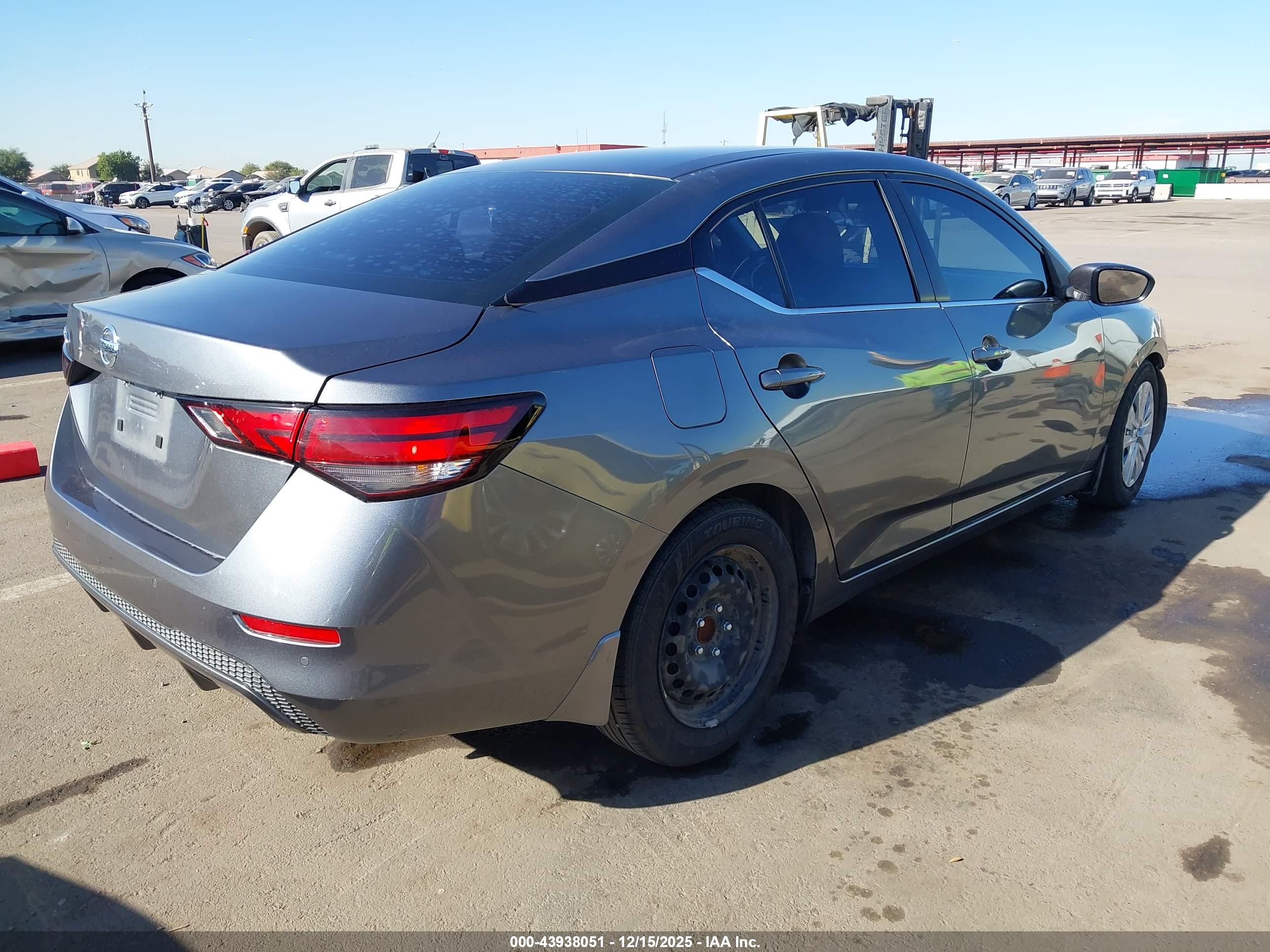 NISSAN SENTRA image 4