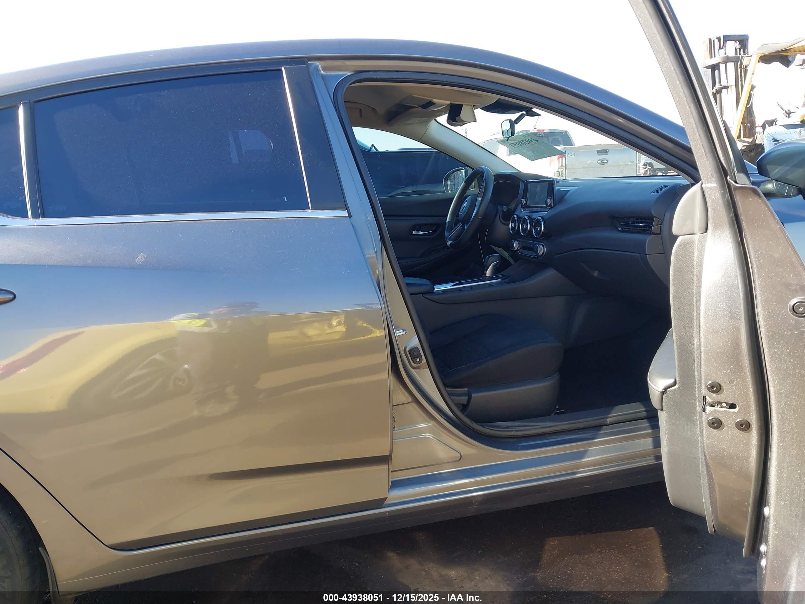 NISSAN SENTRA image 5