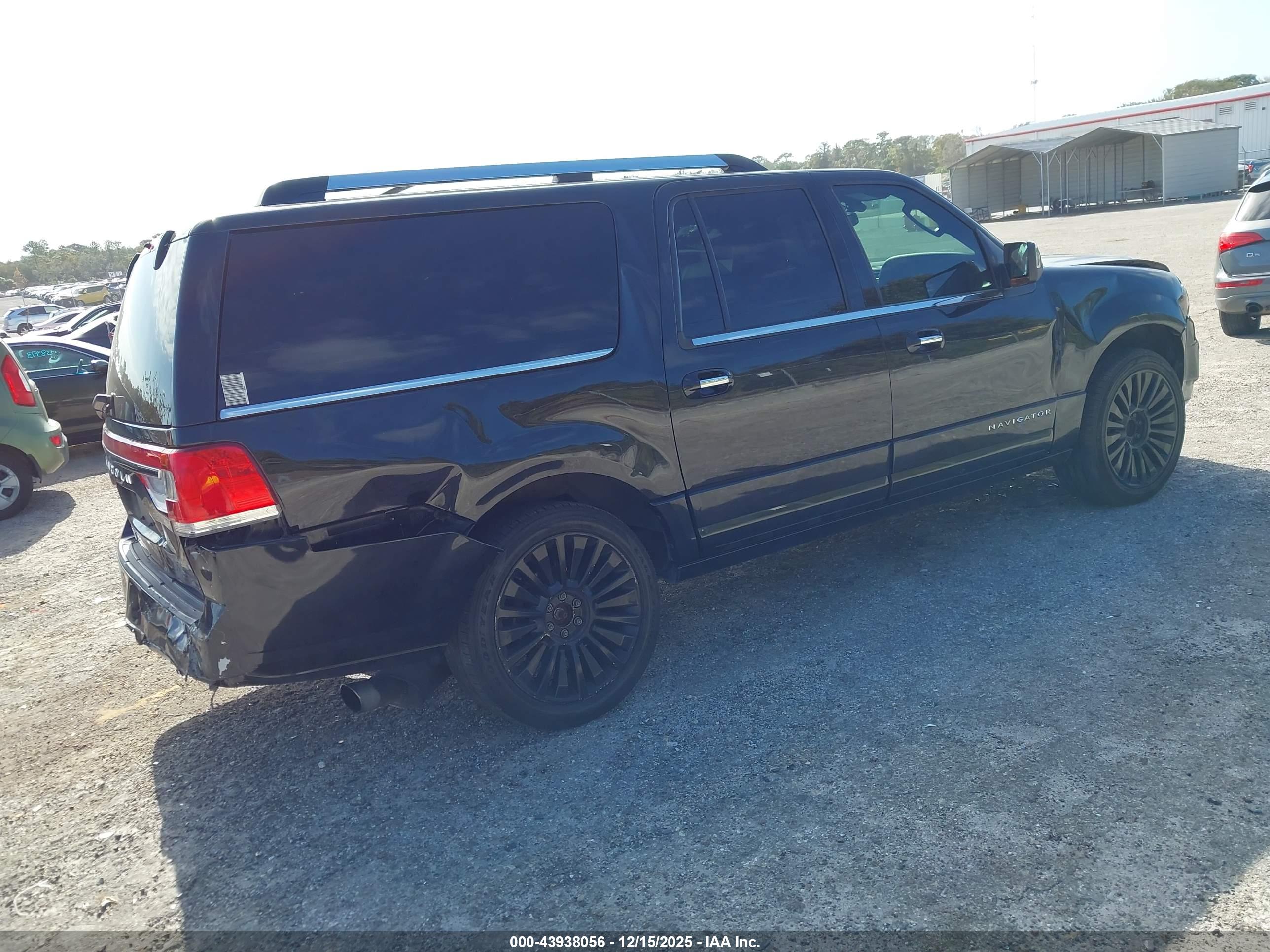 LINCOLN NAVIGATOR image 4