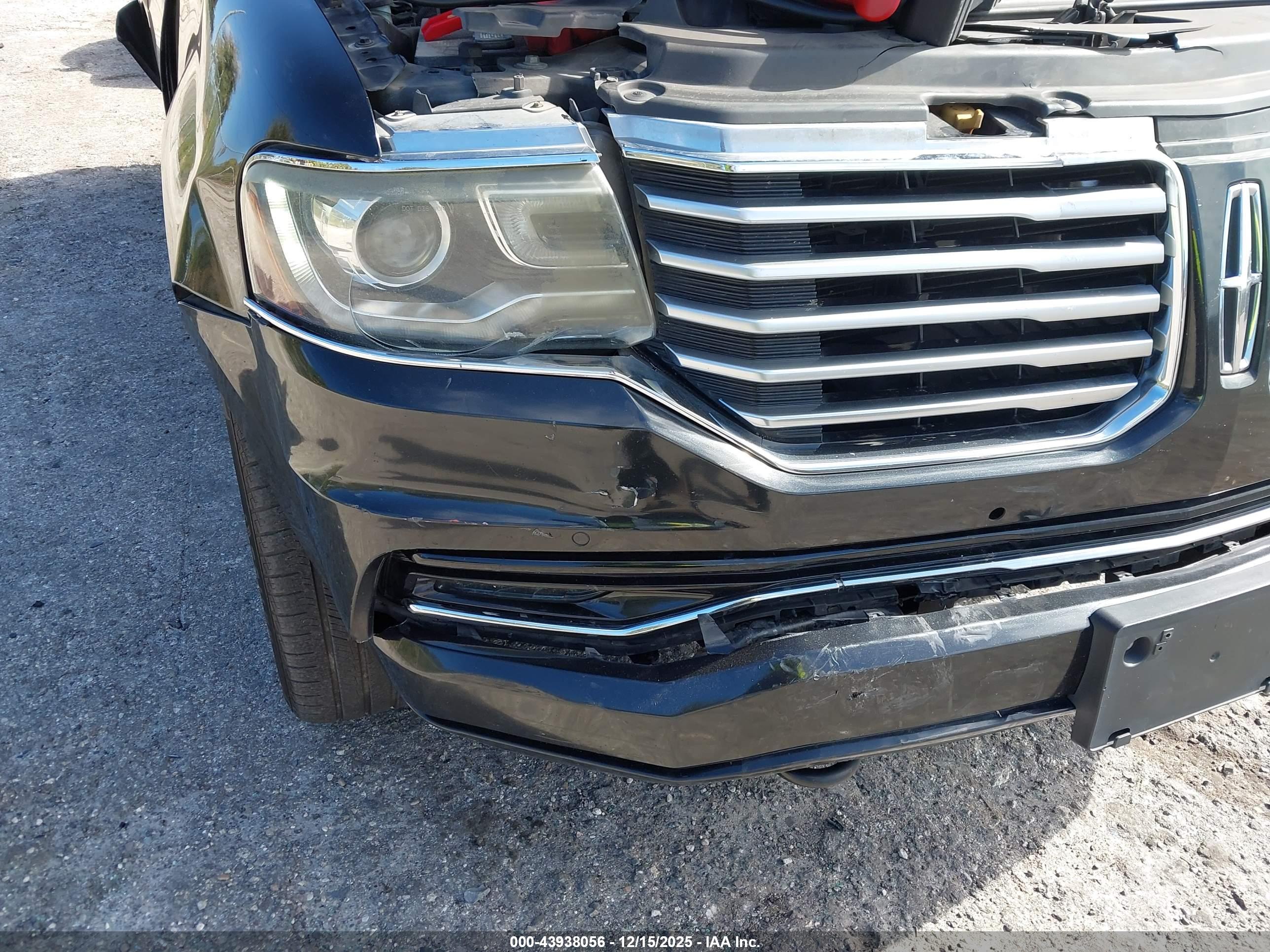 LINCOLN NAVIGATOR image 6