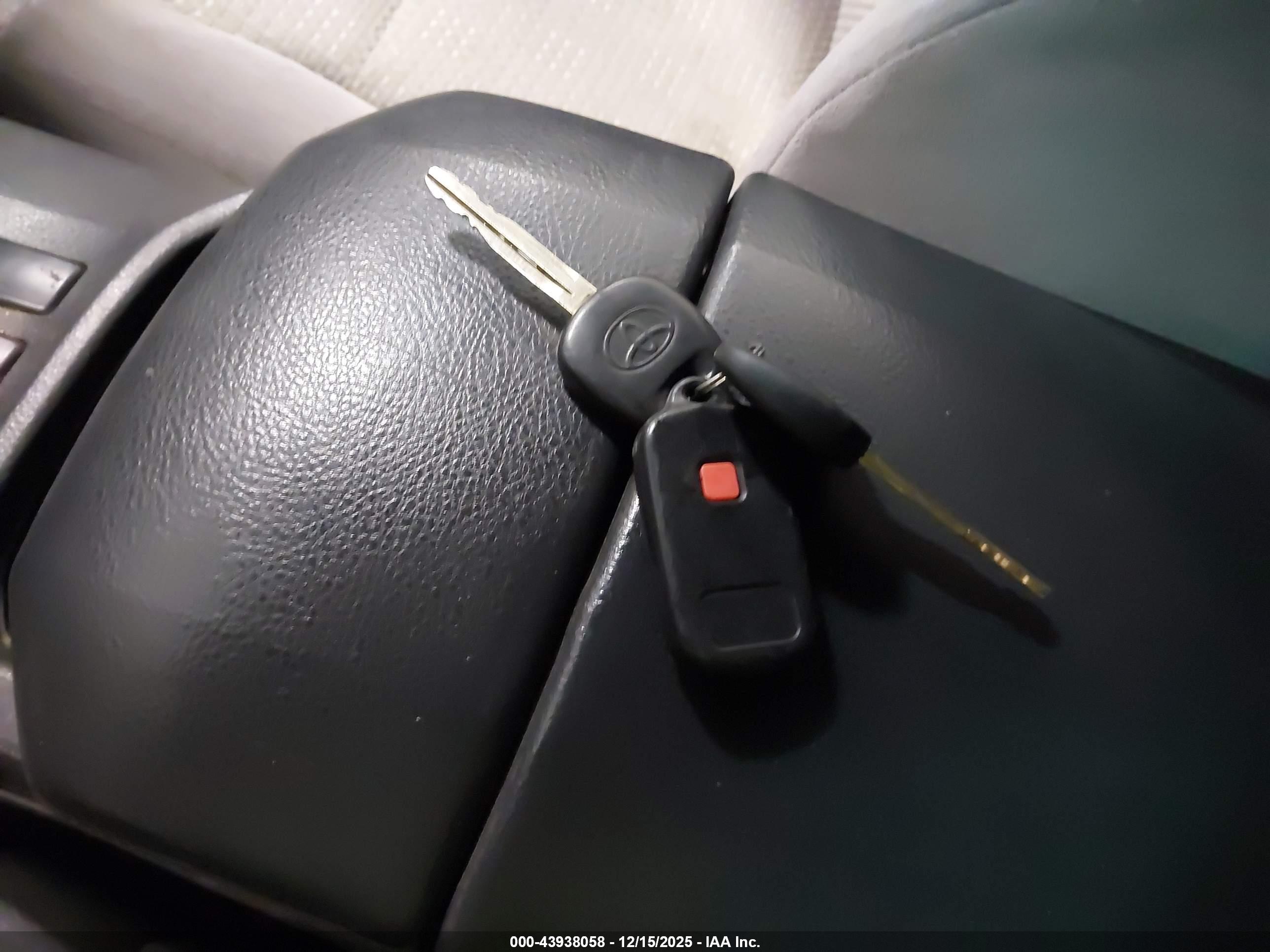 TOYOTA 4RUNNER image 11