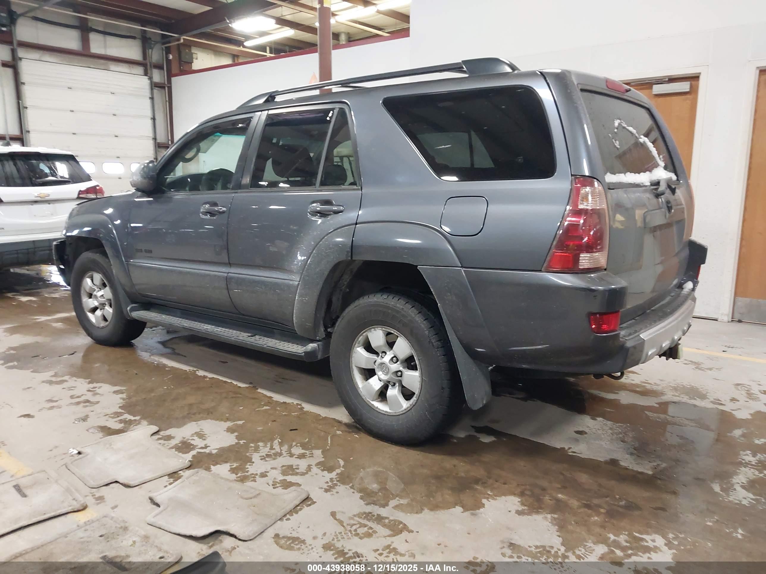 TOYOTA 4RUNNER image 3