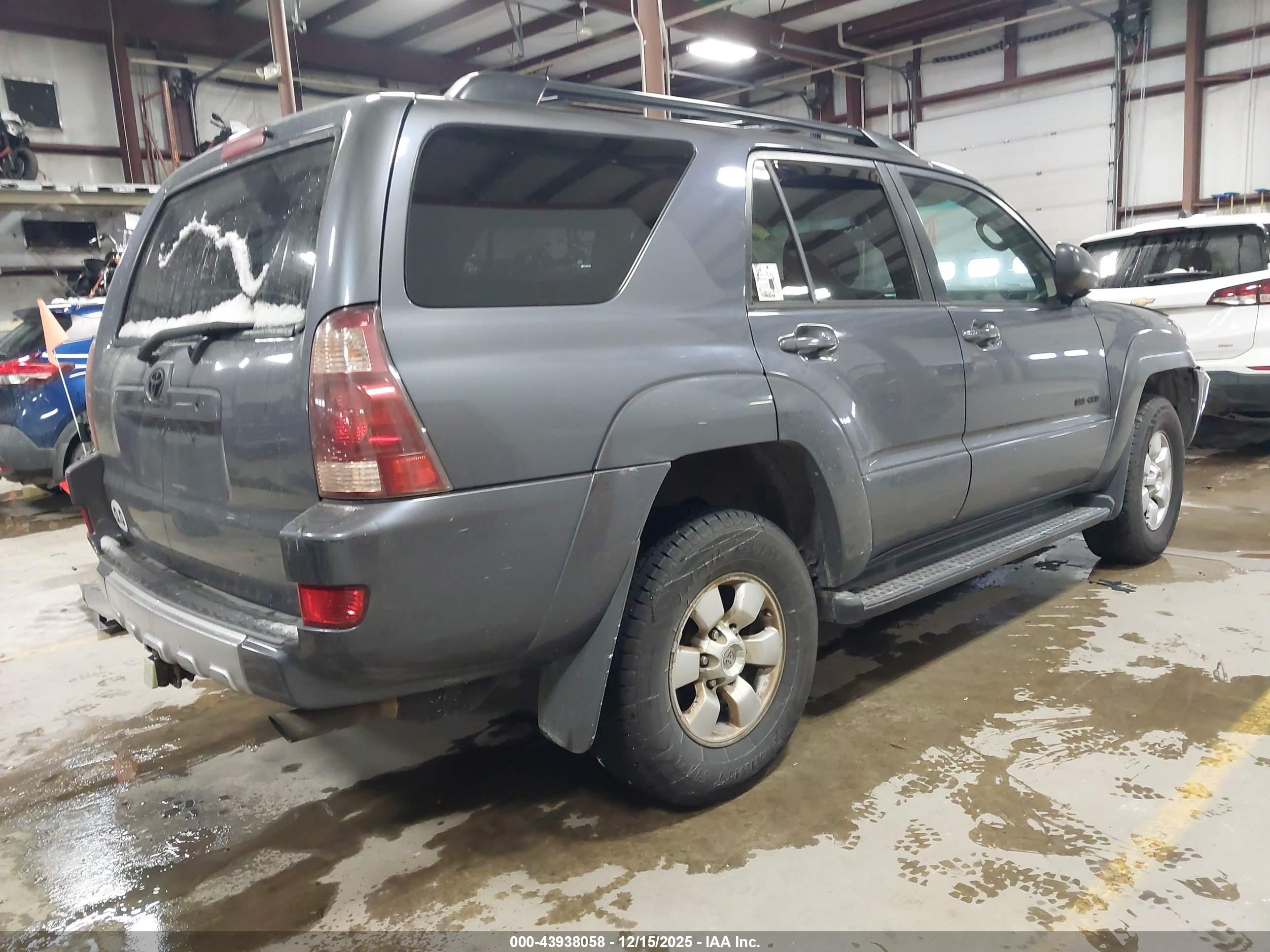 TOYOTA 4RUNNER image 4