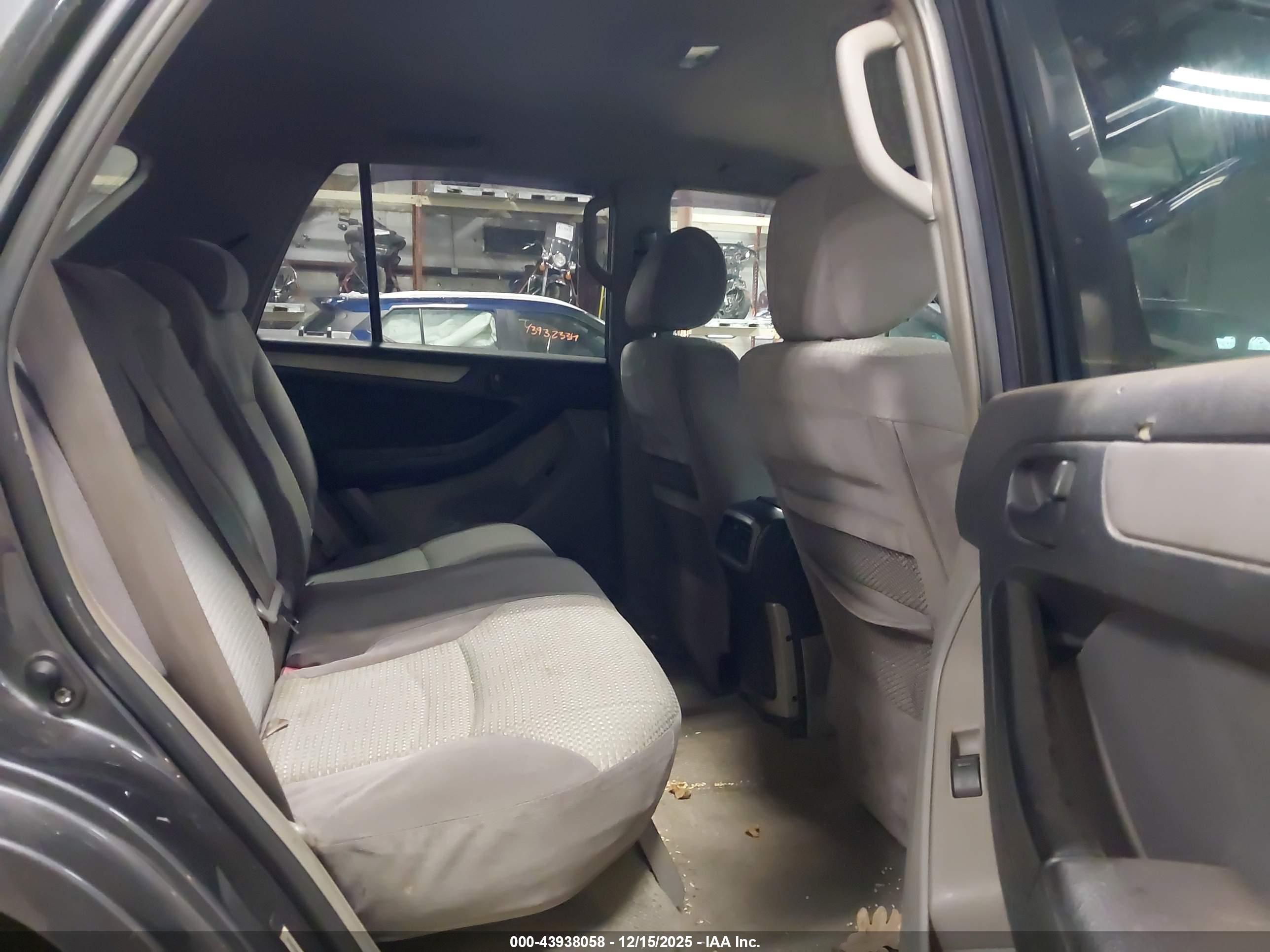 TOYOTA 4RUNNER image 8