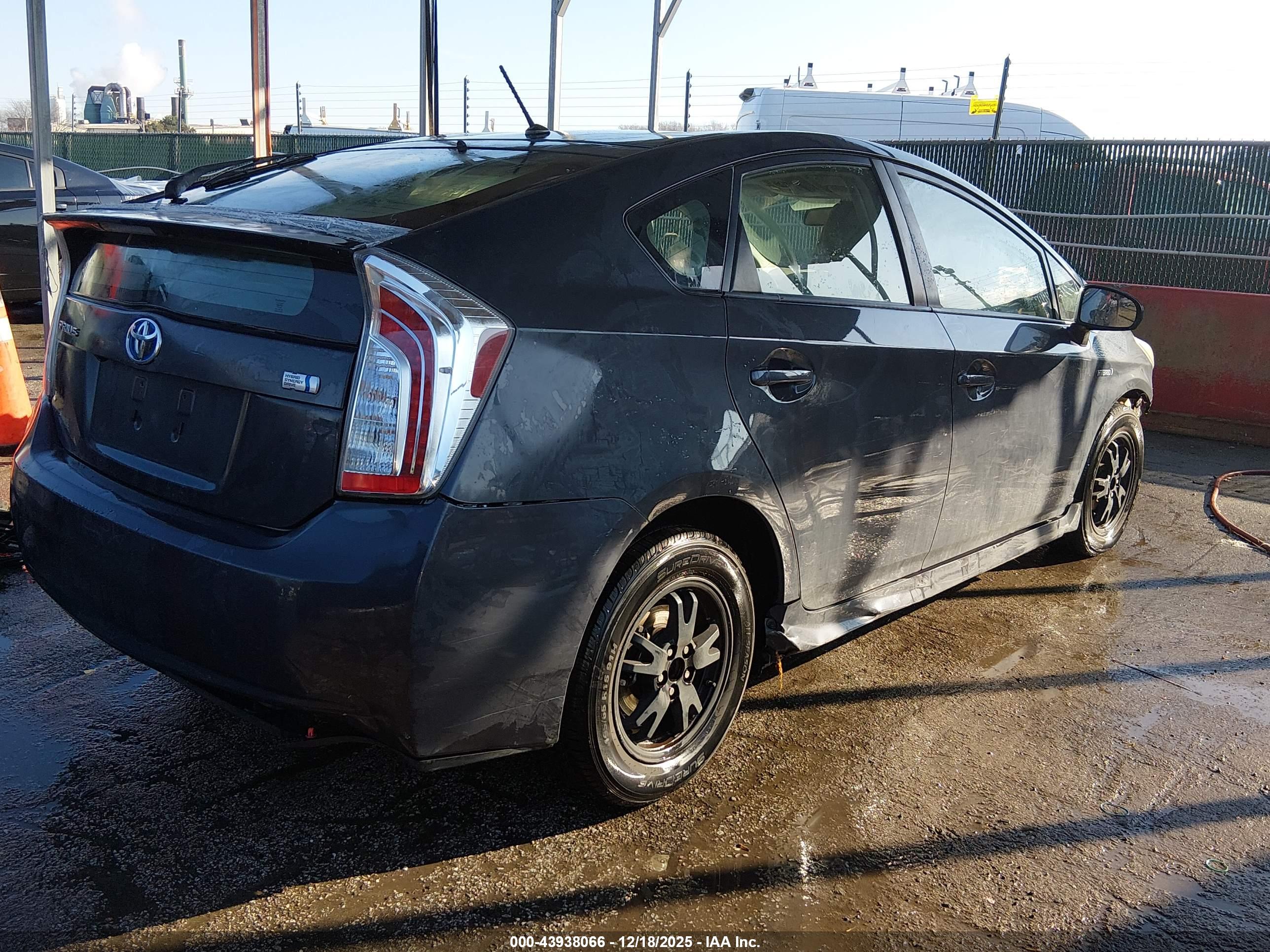 TOYOTA PRIUS image 4