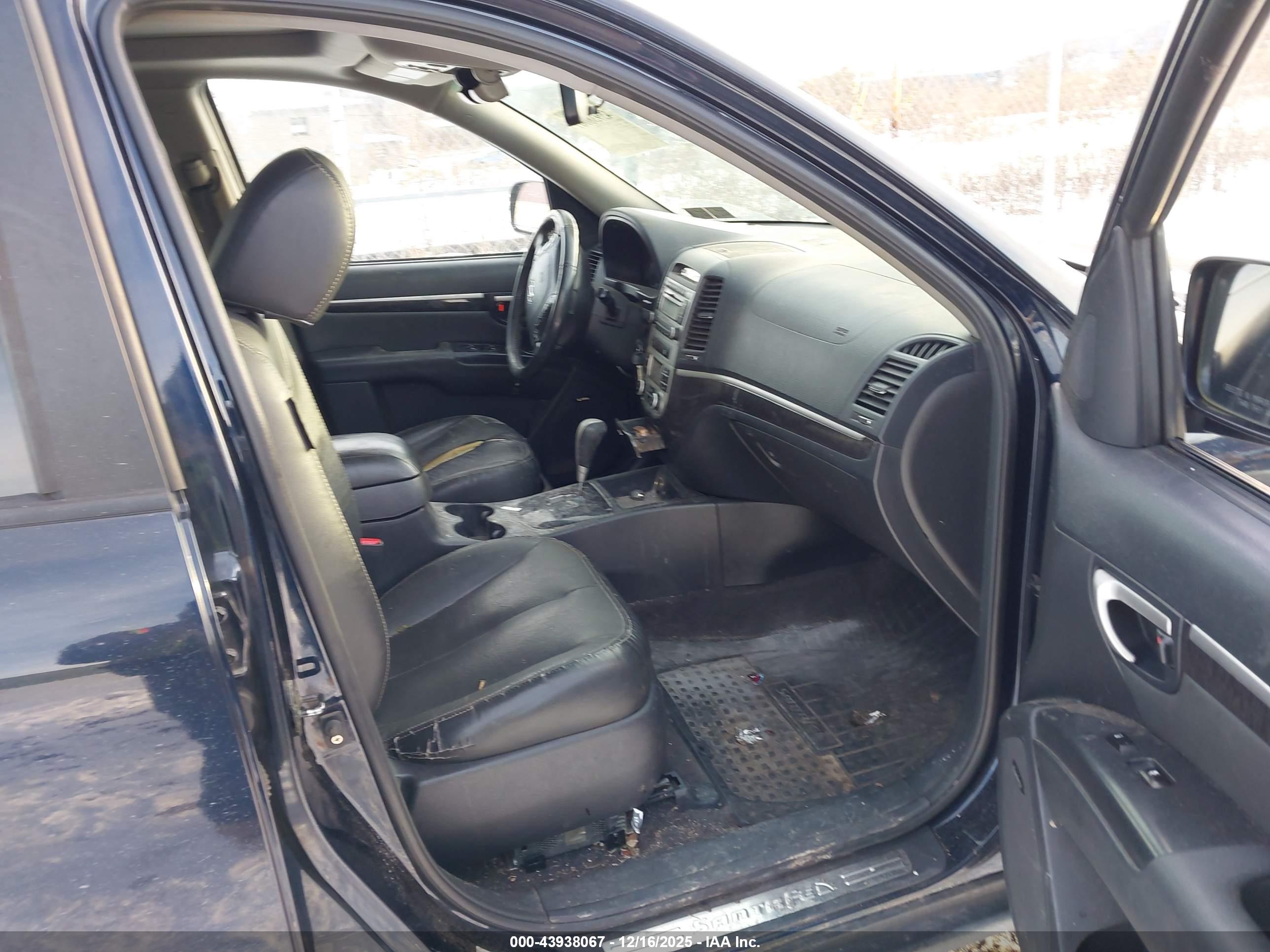 HYUNDAI SANTA image 5