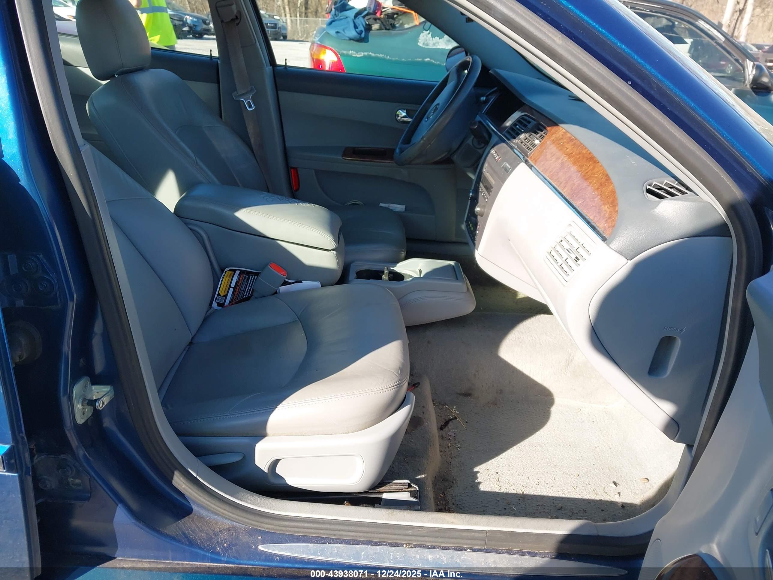 BUICK LACROSSE image 5
