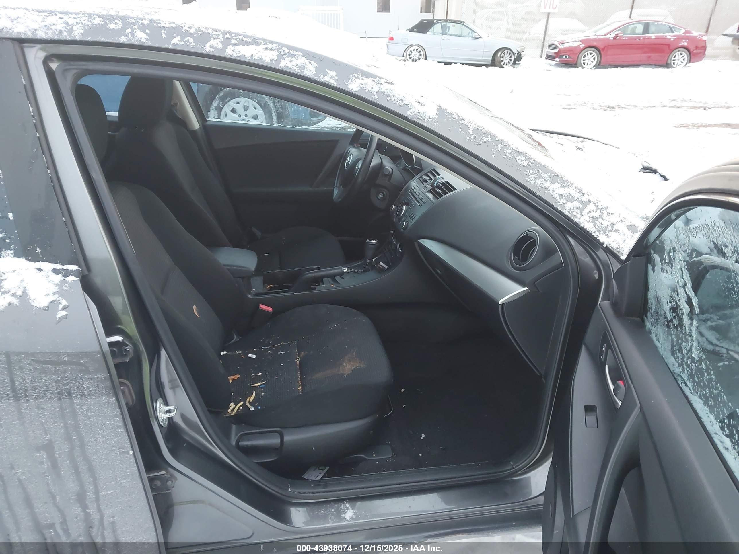 MAZDA MAZDA3 image 5