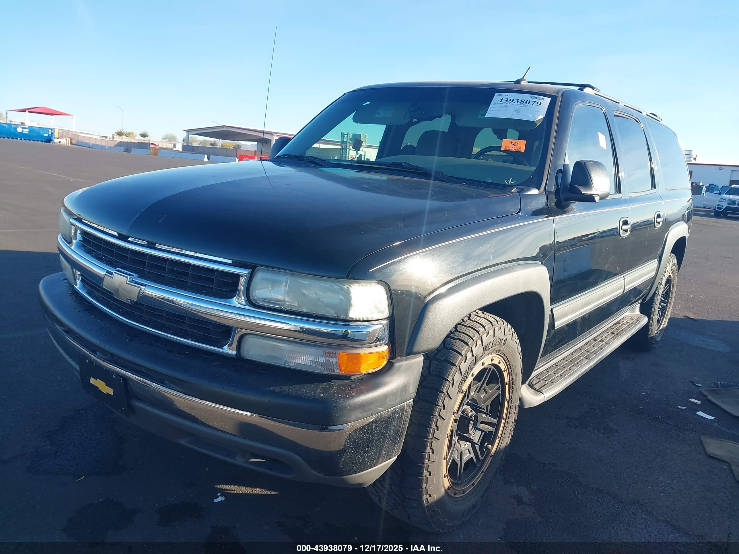 CHEVROLET SUBURBAN image 2