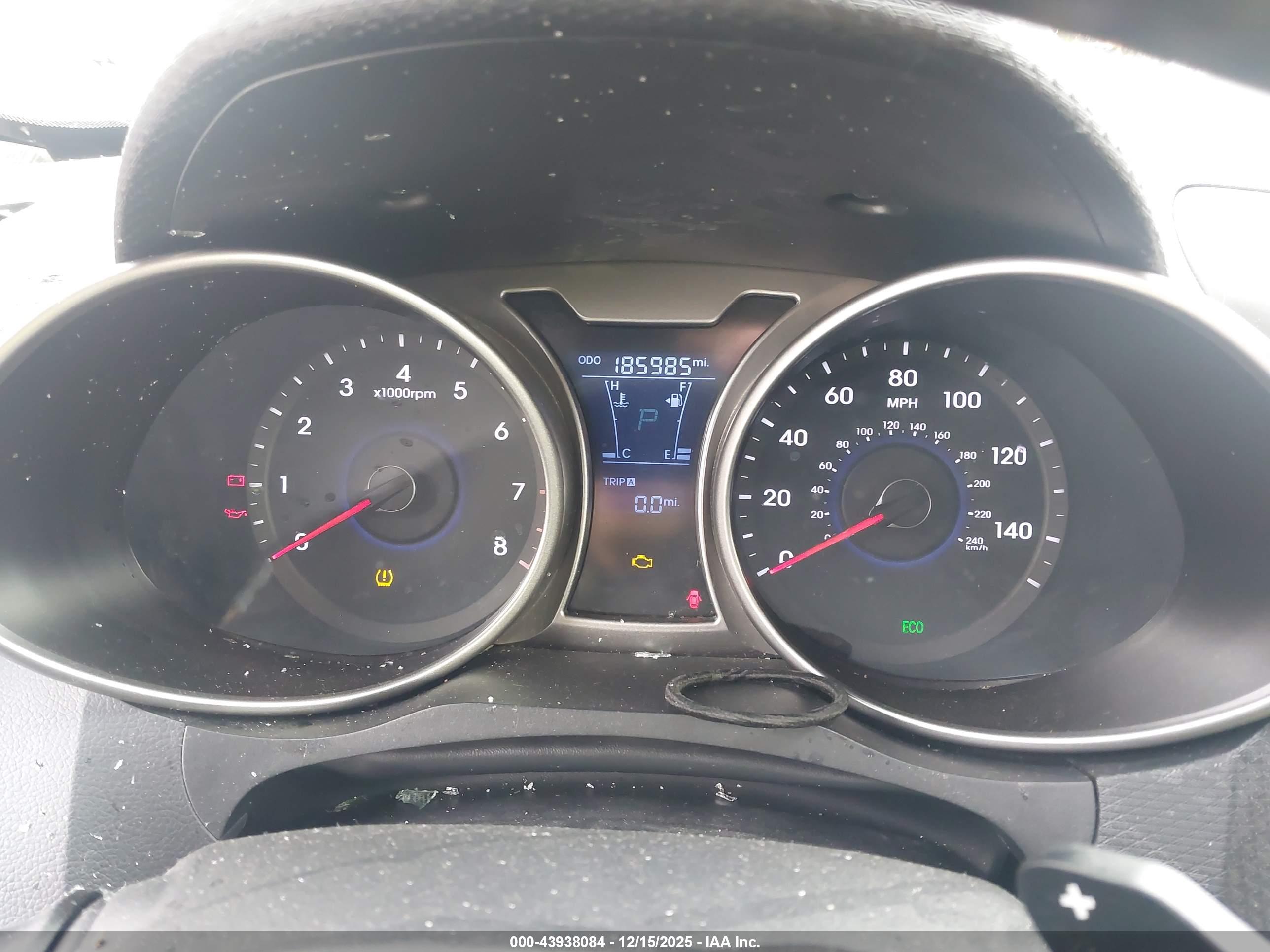 HYUNDAI VELOSTER image 7