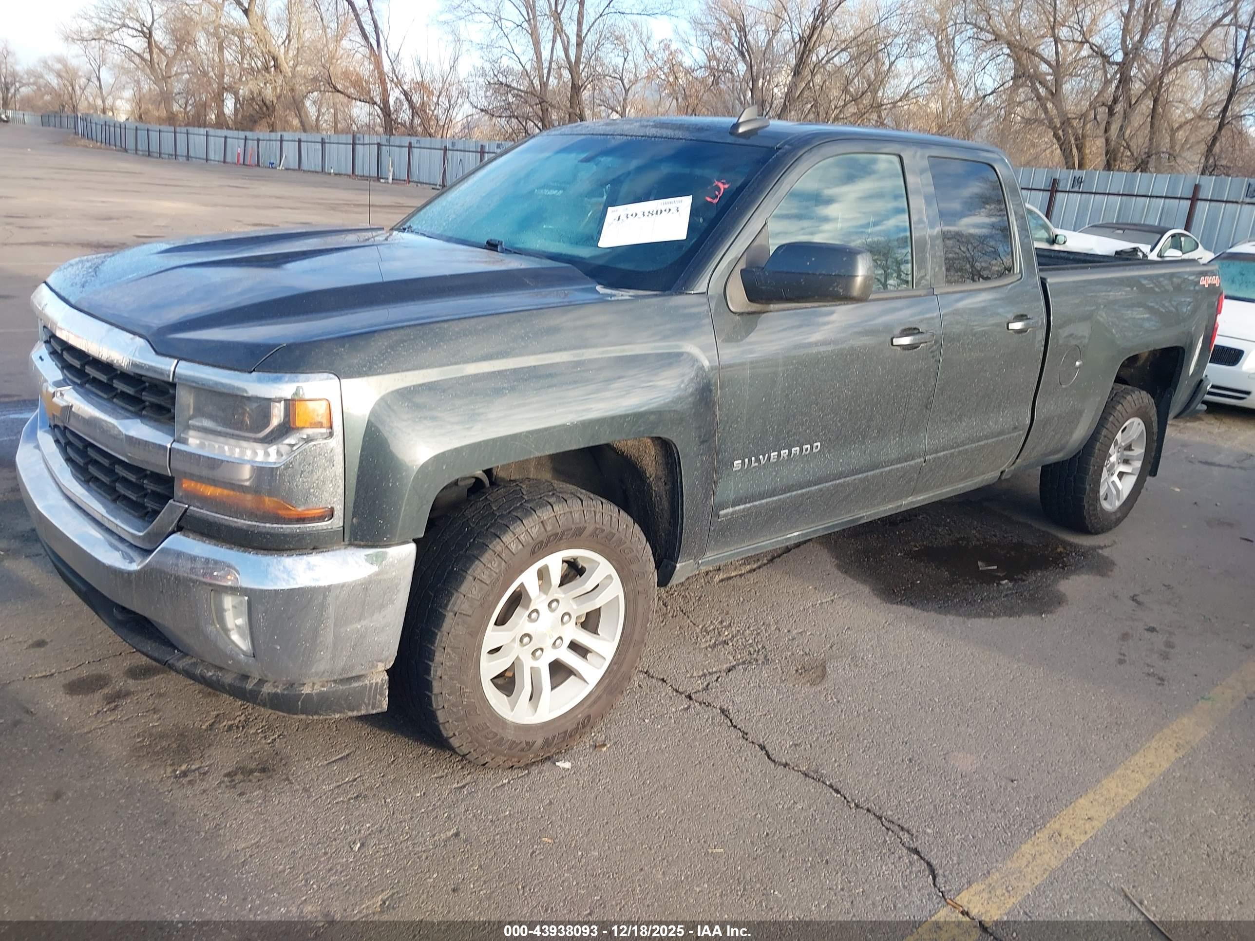 CHEVROLET SILVERADO image 2