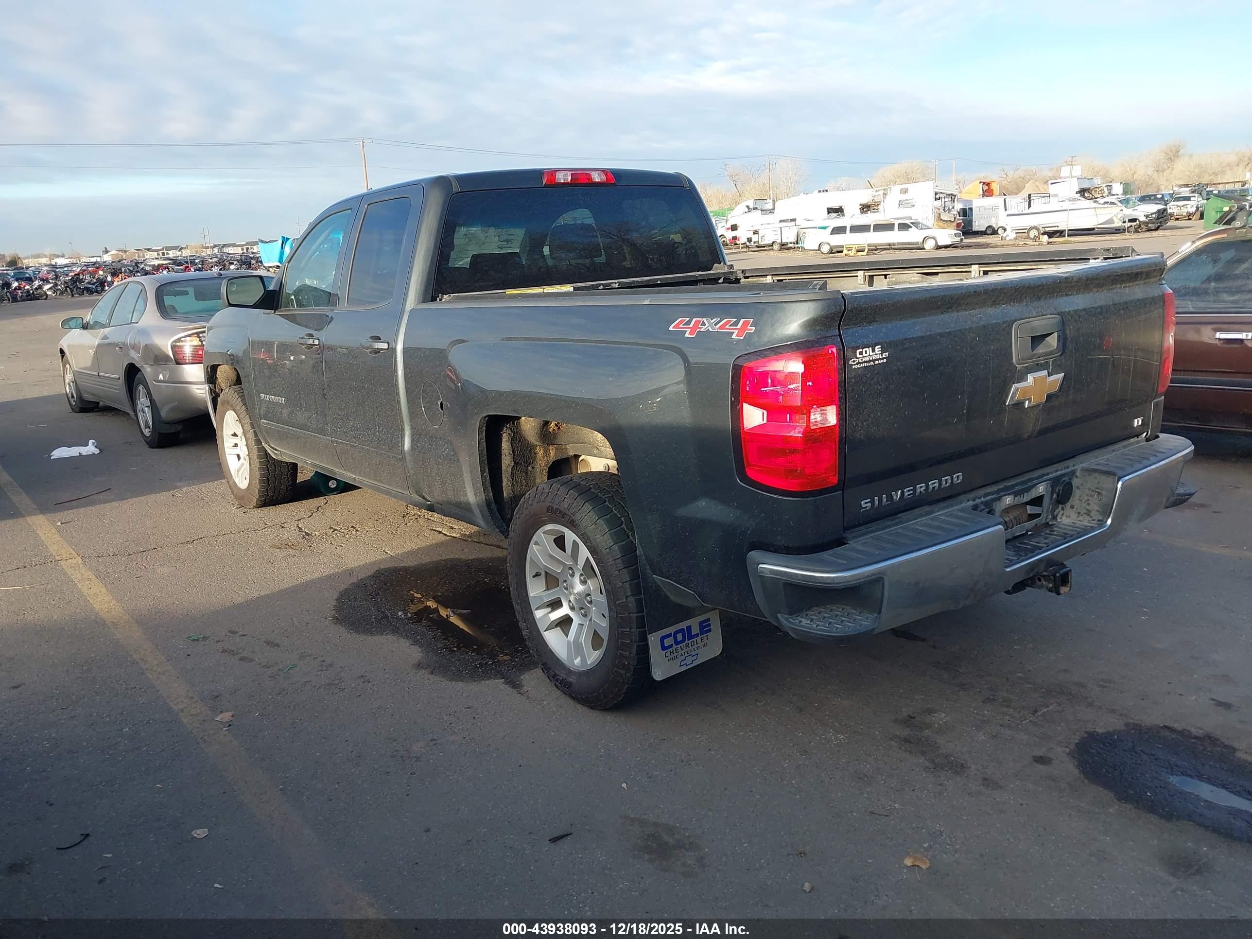 CHEVROLET SILVERADO image 3