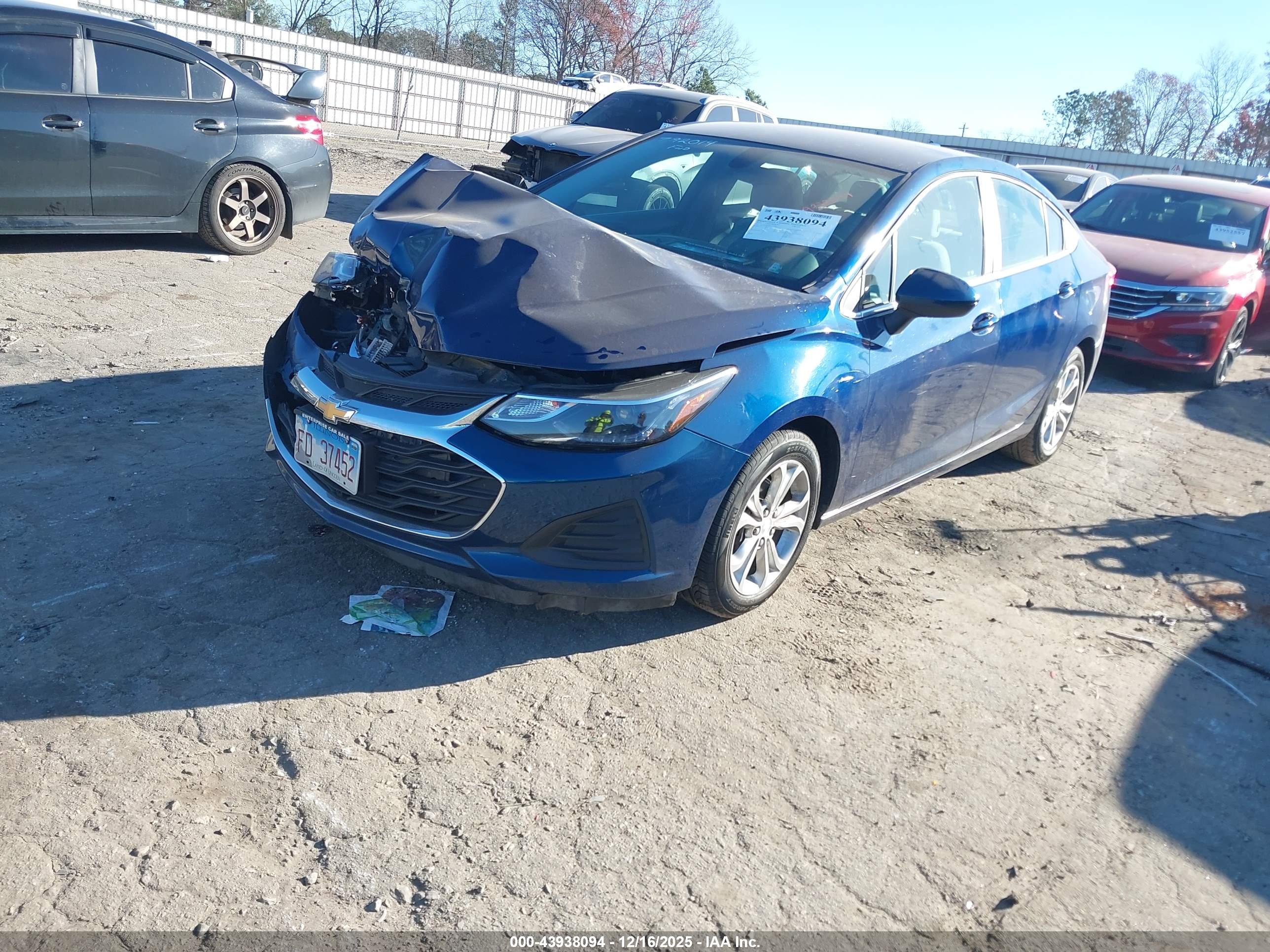 CHEVROLET CRUZE image 2