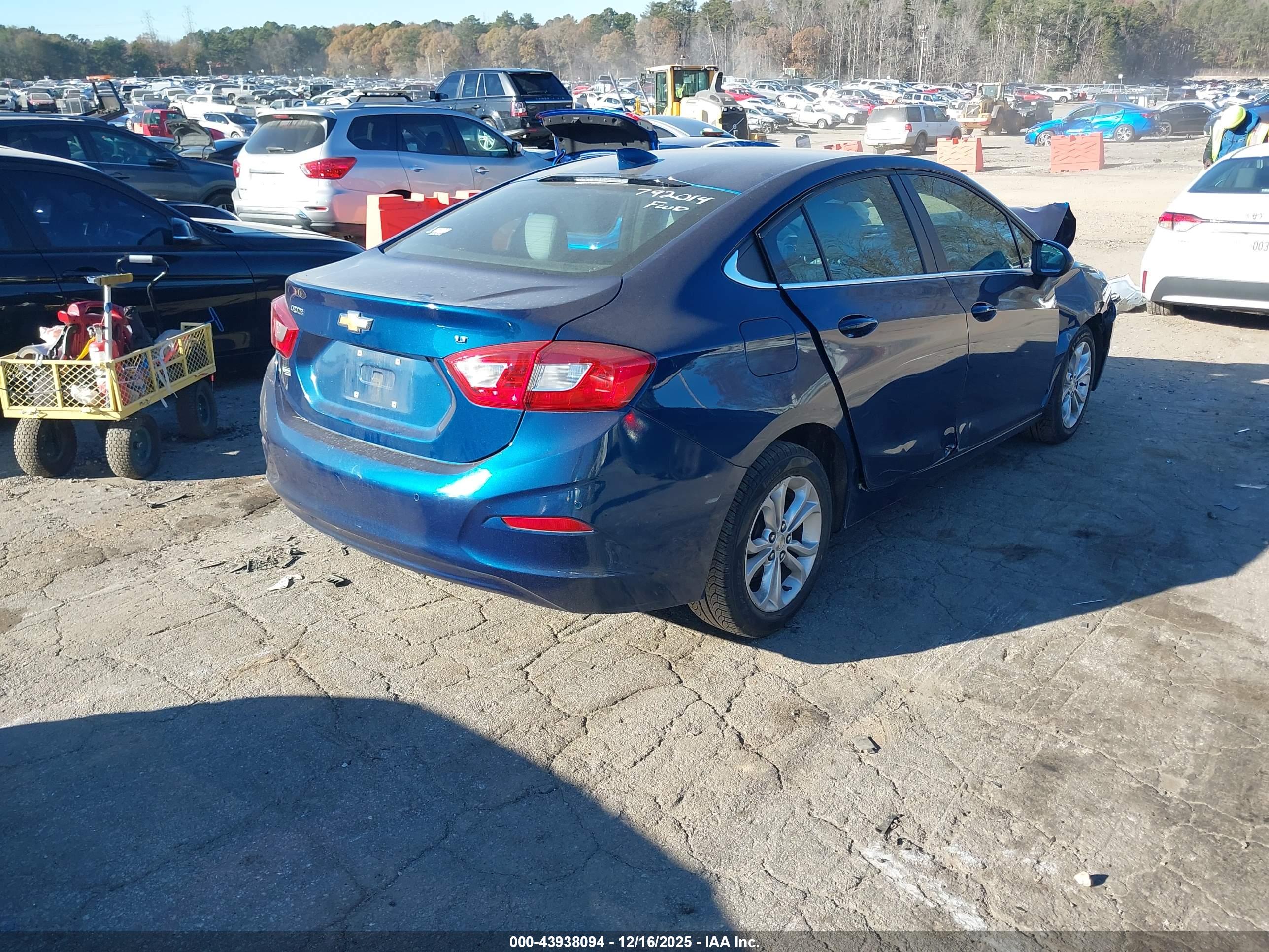 CHEVROLET CRUZE image 4